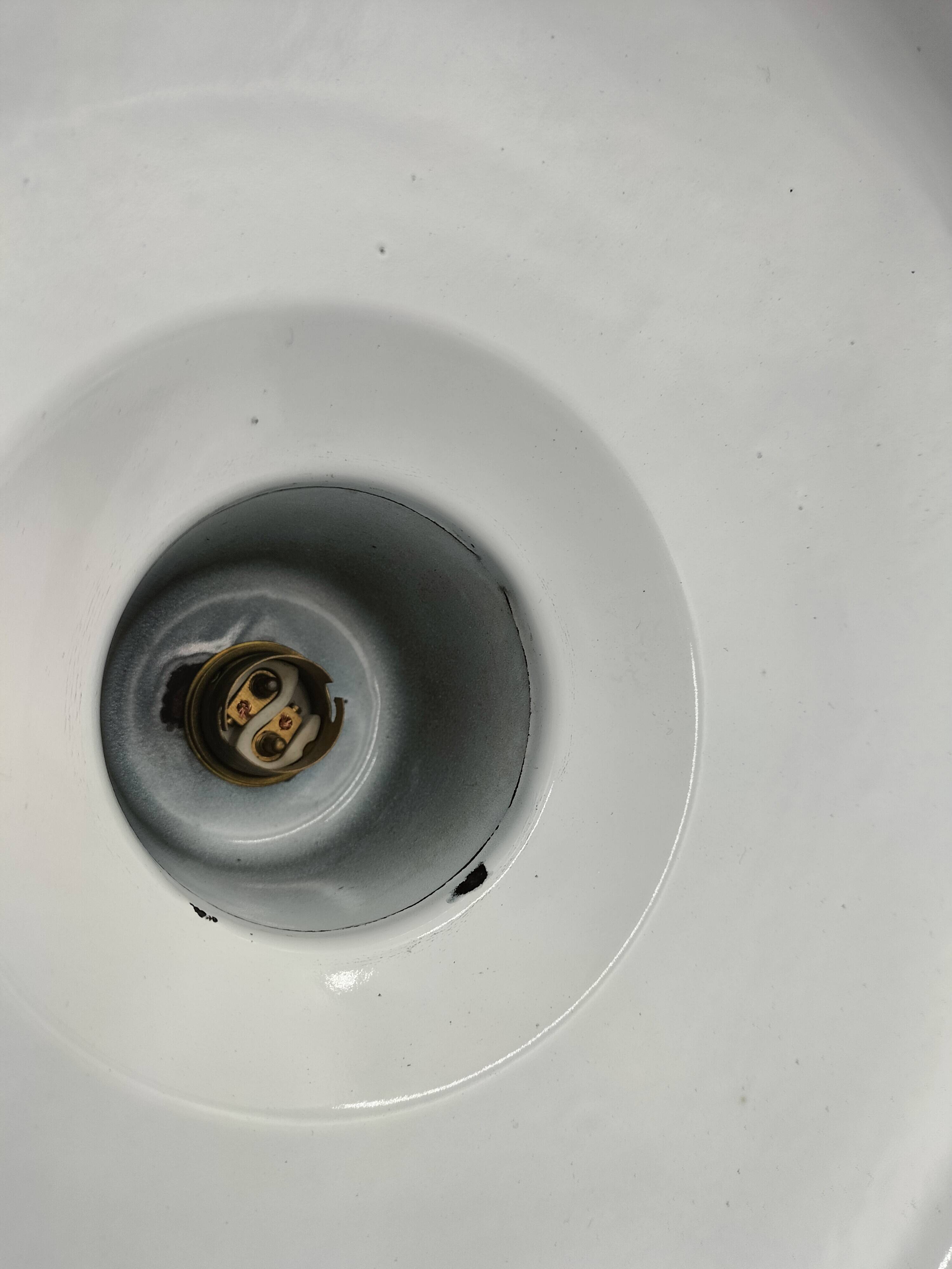 Enamelled sheet metal suspensions