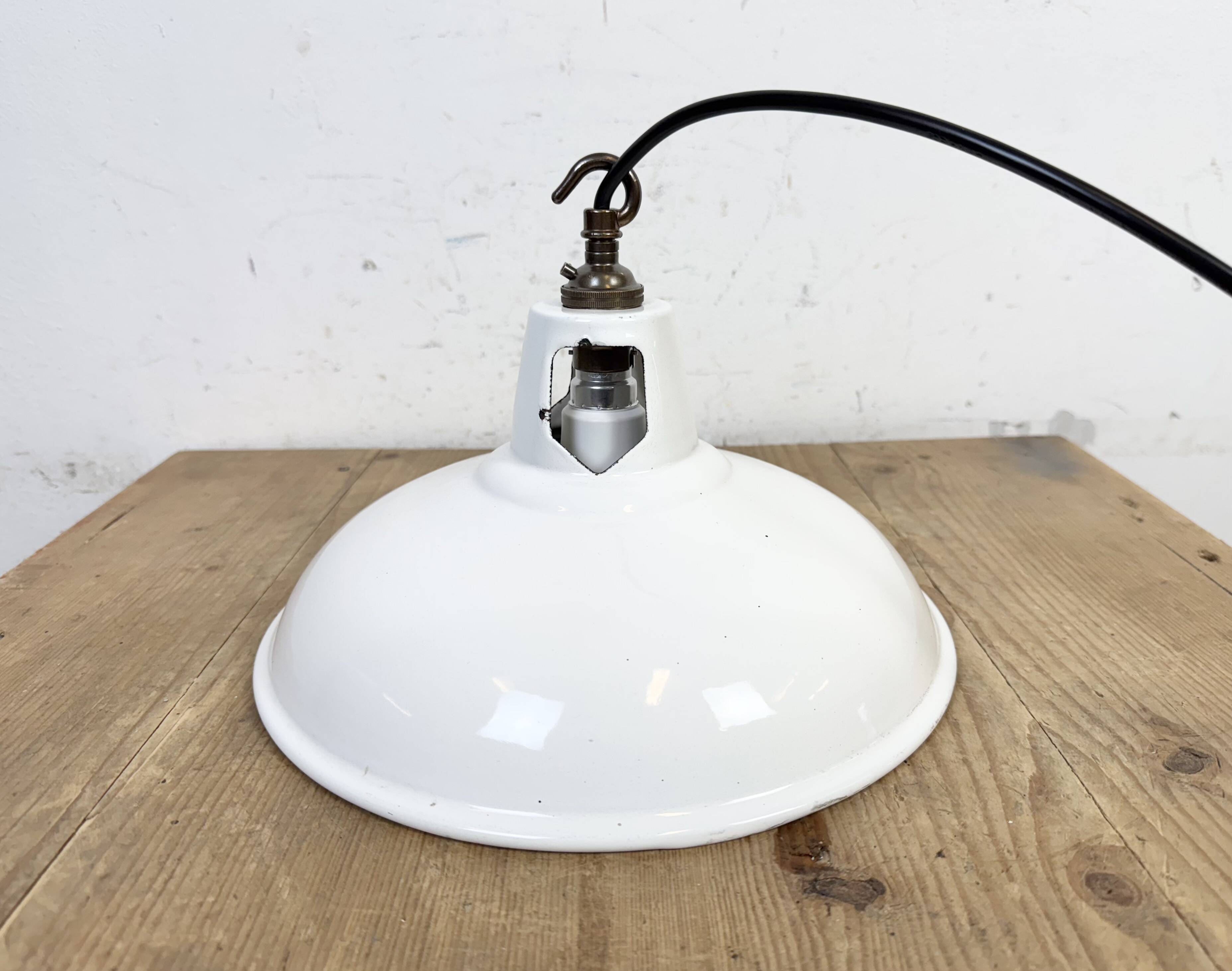 Industrial White Enamel Factory Pendant Lamp from Thorlux, 1960s