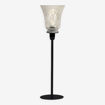 Table lamp with an art deco style glass lampshade