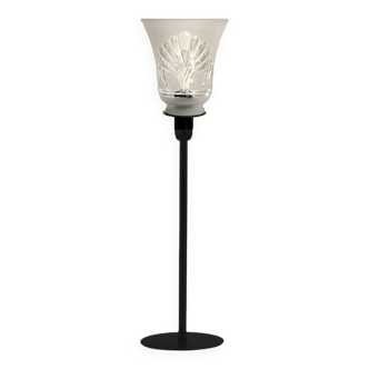 Table lamp with an art deco style glass lampshade