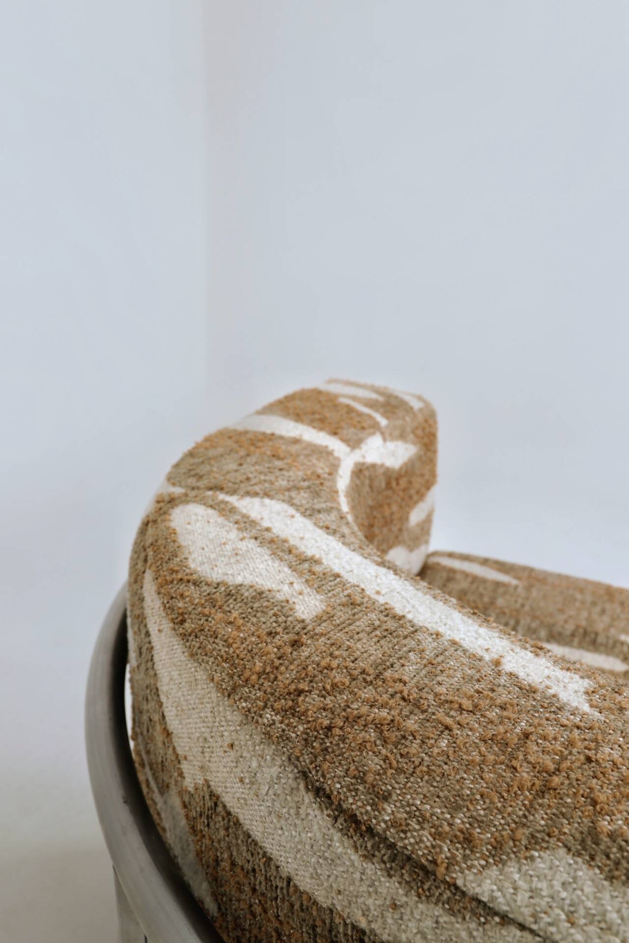 Fauteuil de hall brutaliste Jacquard beige