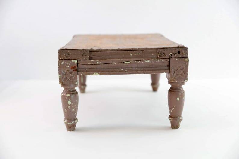 Antique Bajot stool in weathered wood: richly patinated decorative table.