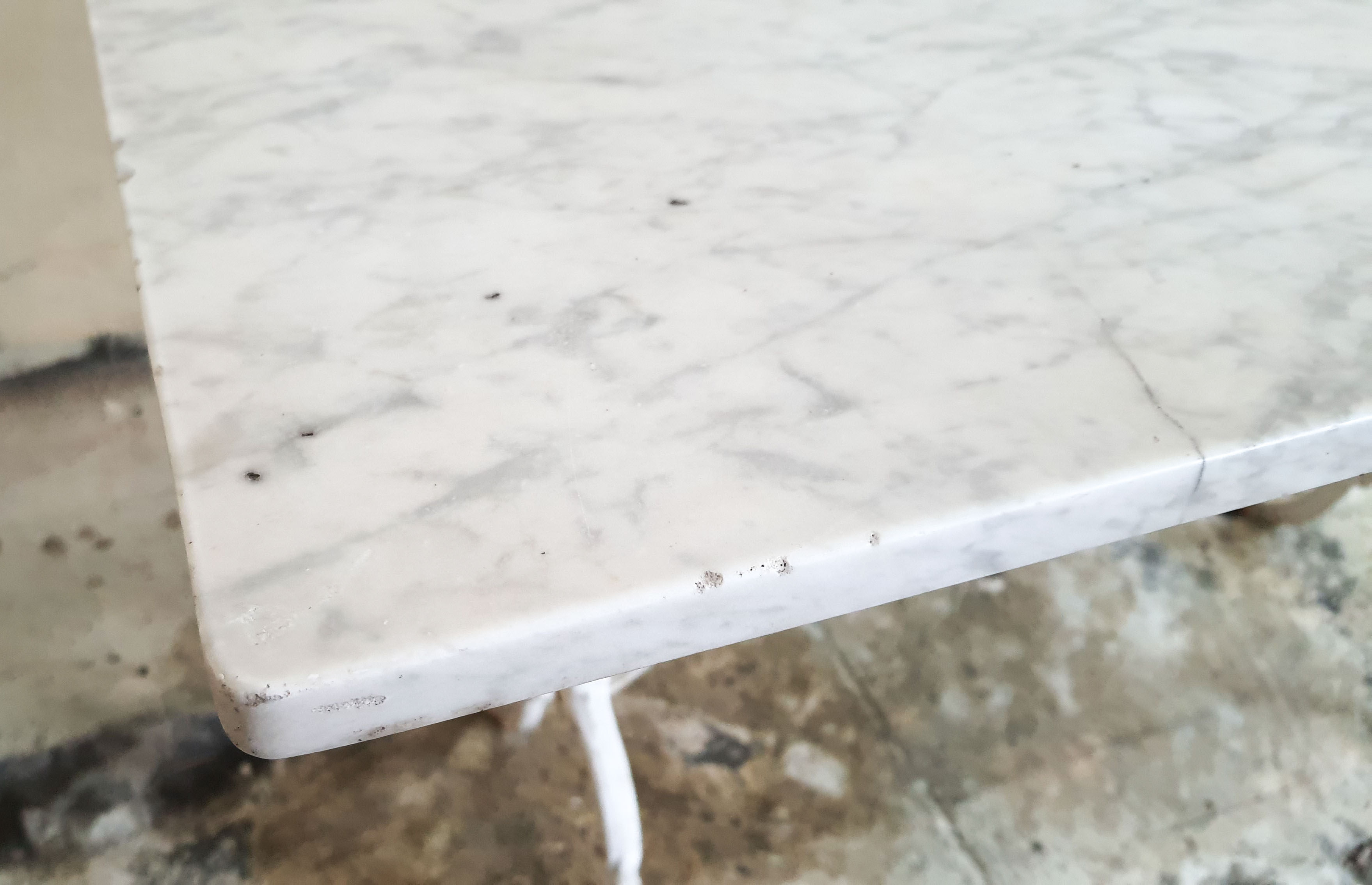 Bistro table cast iron and white marble - garden terrace