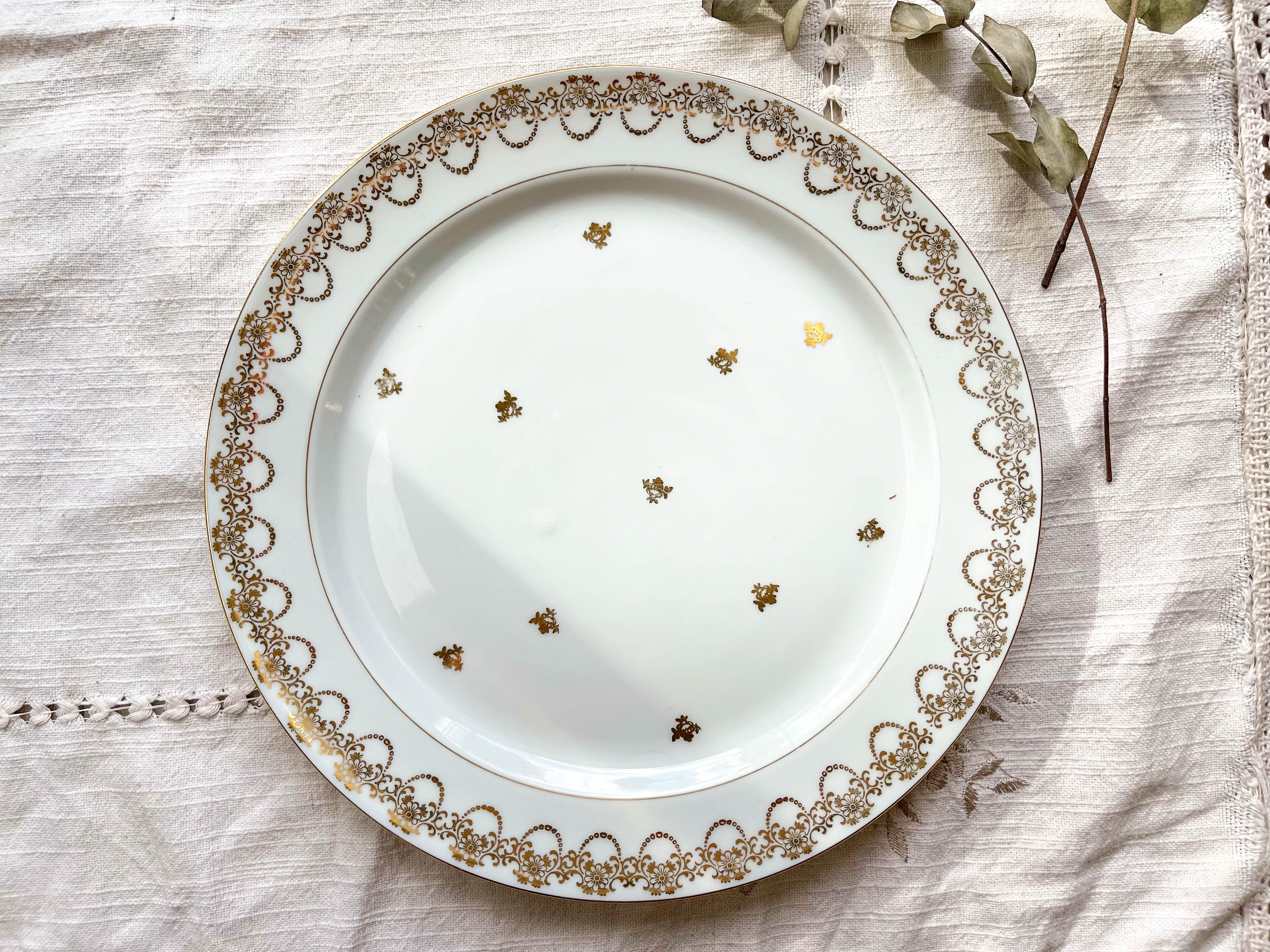 12 Mismatched porcelain plates