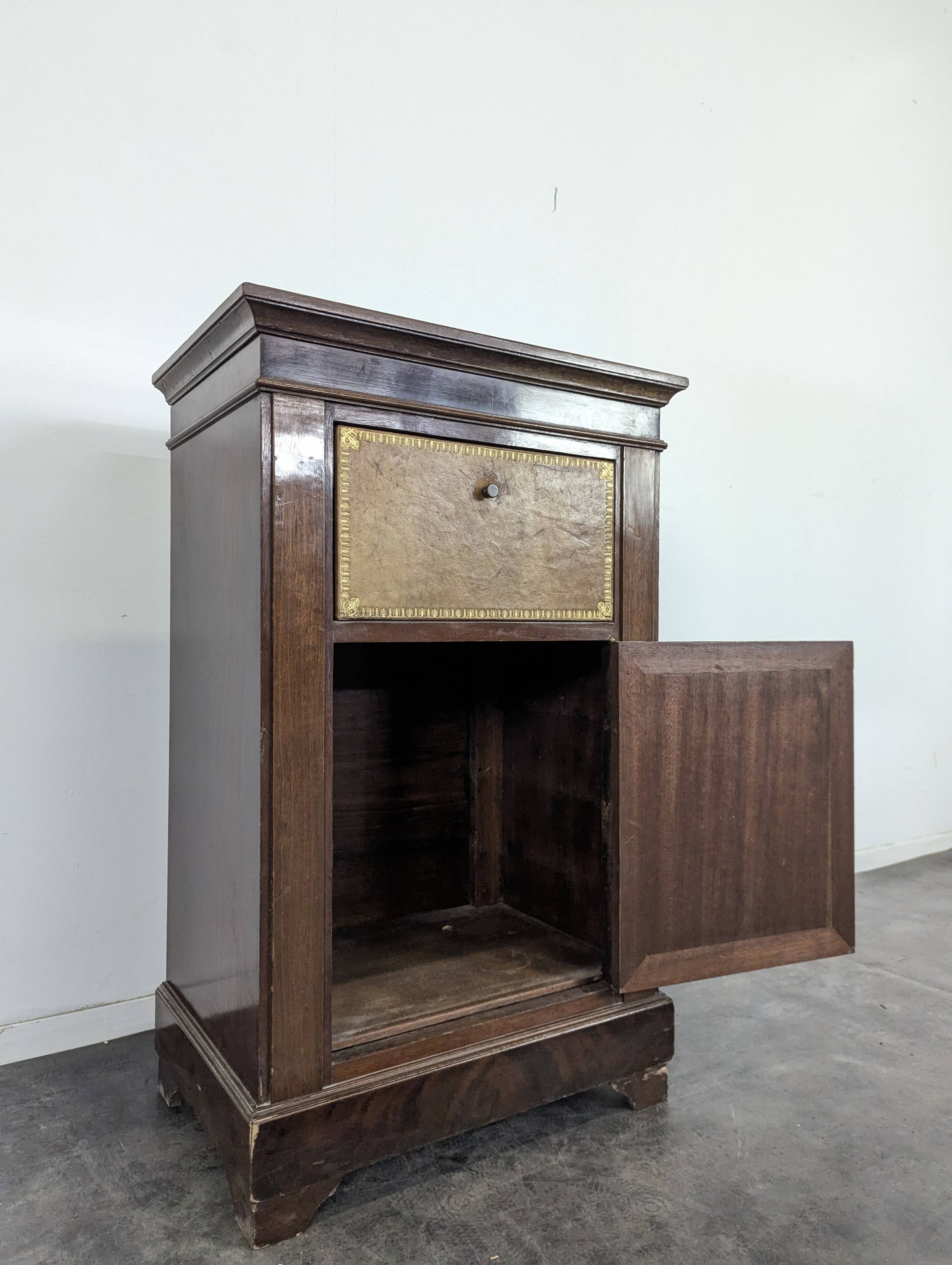 Low trompe l'oeil cardboard box