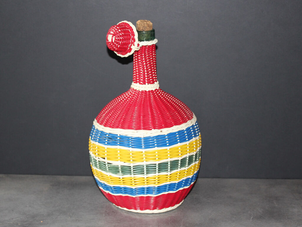 Candy demijohn in scoubidou