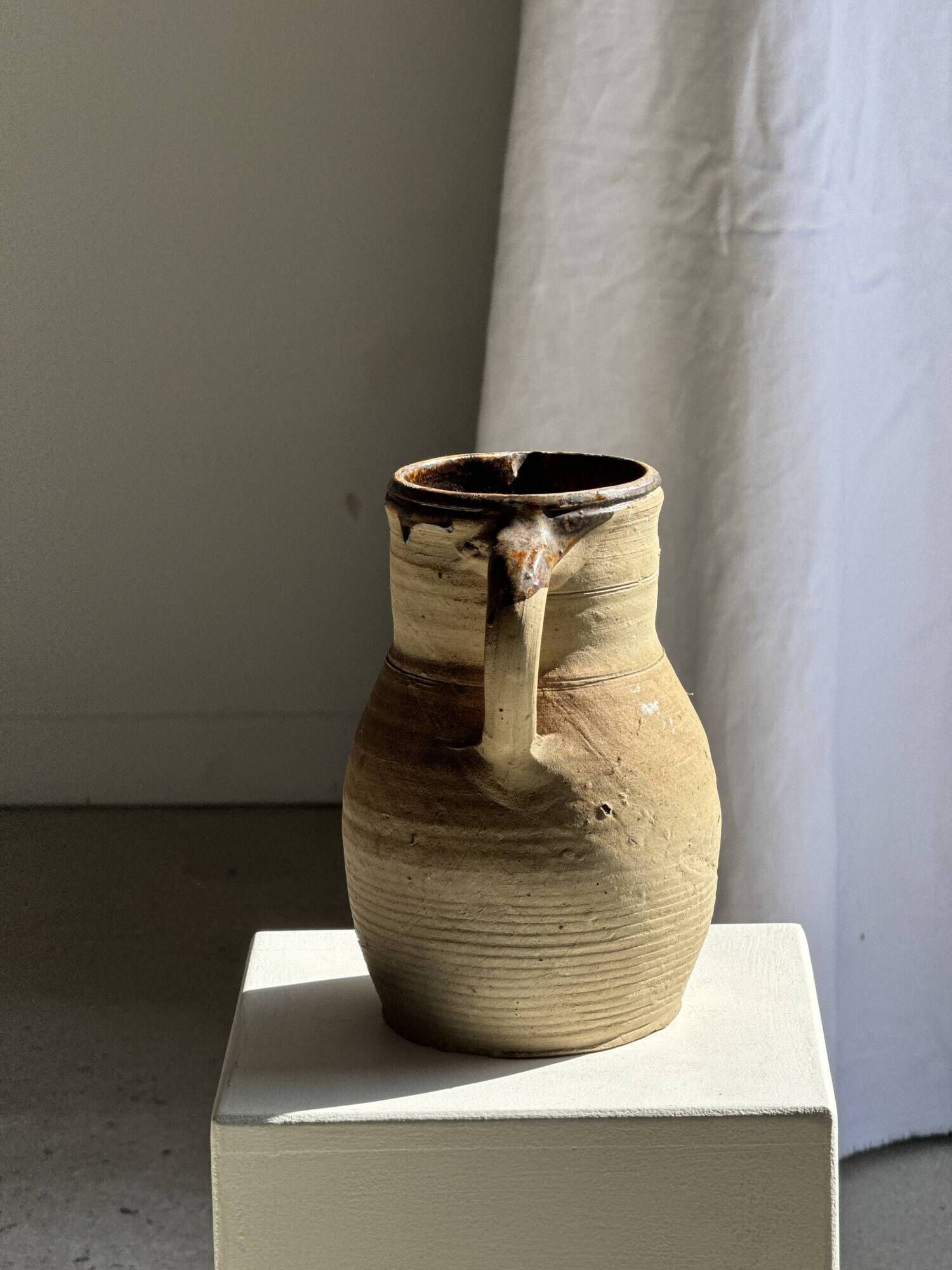 Old beige matte terracotta carafe H24 L16