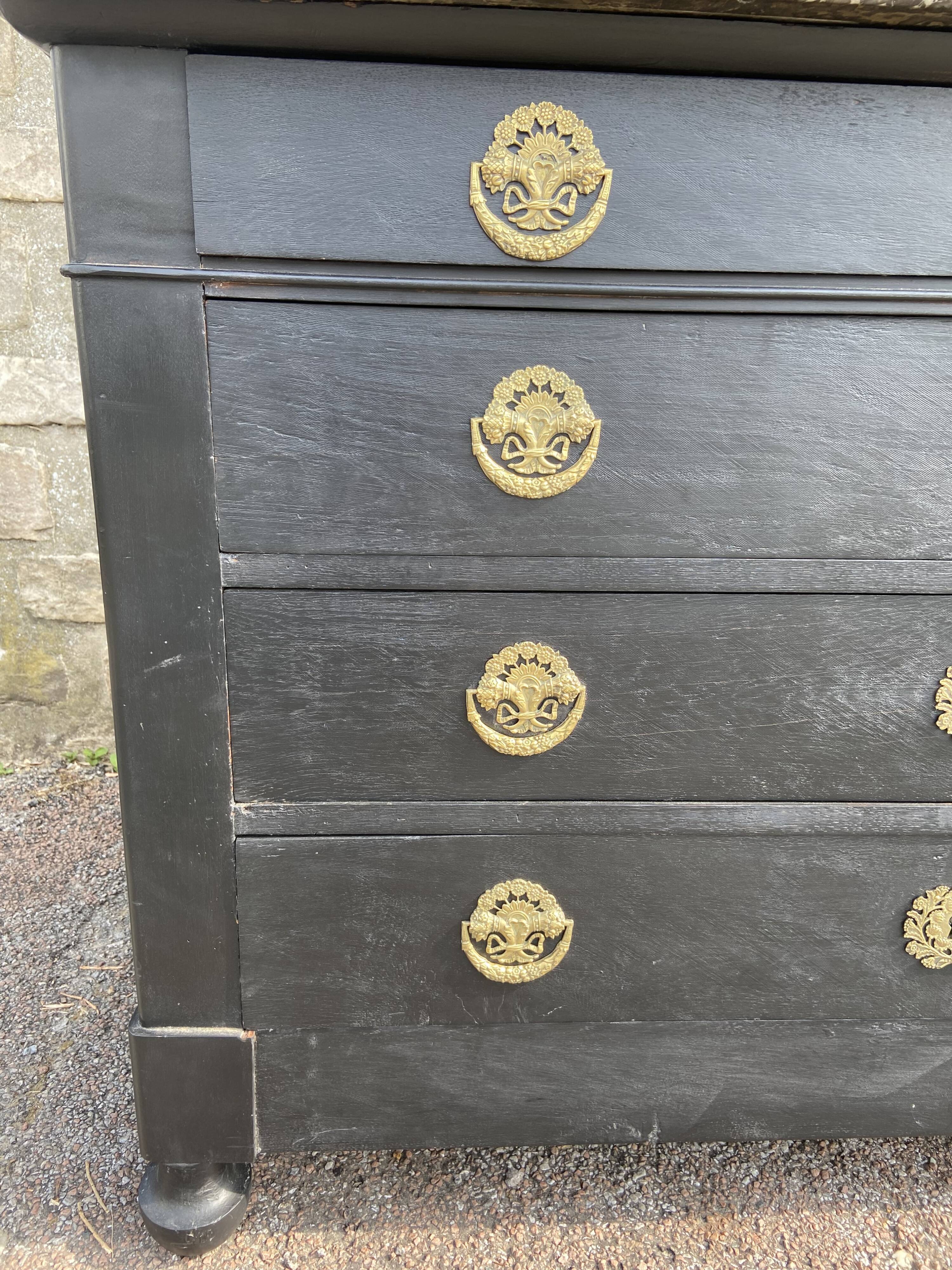 Old period chest of drawers black patinated