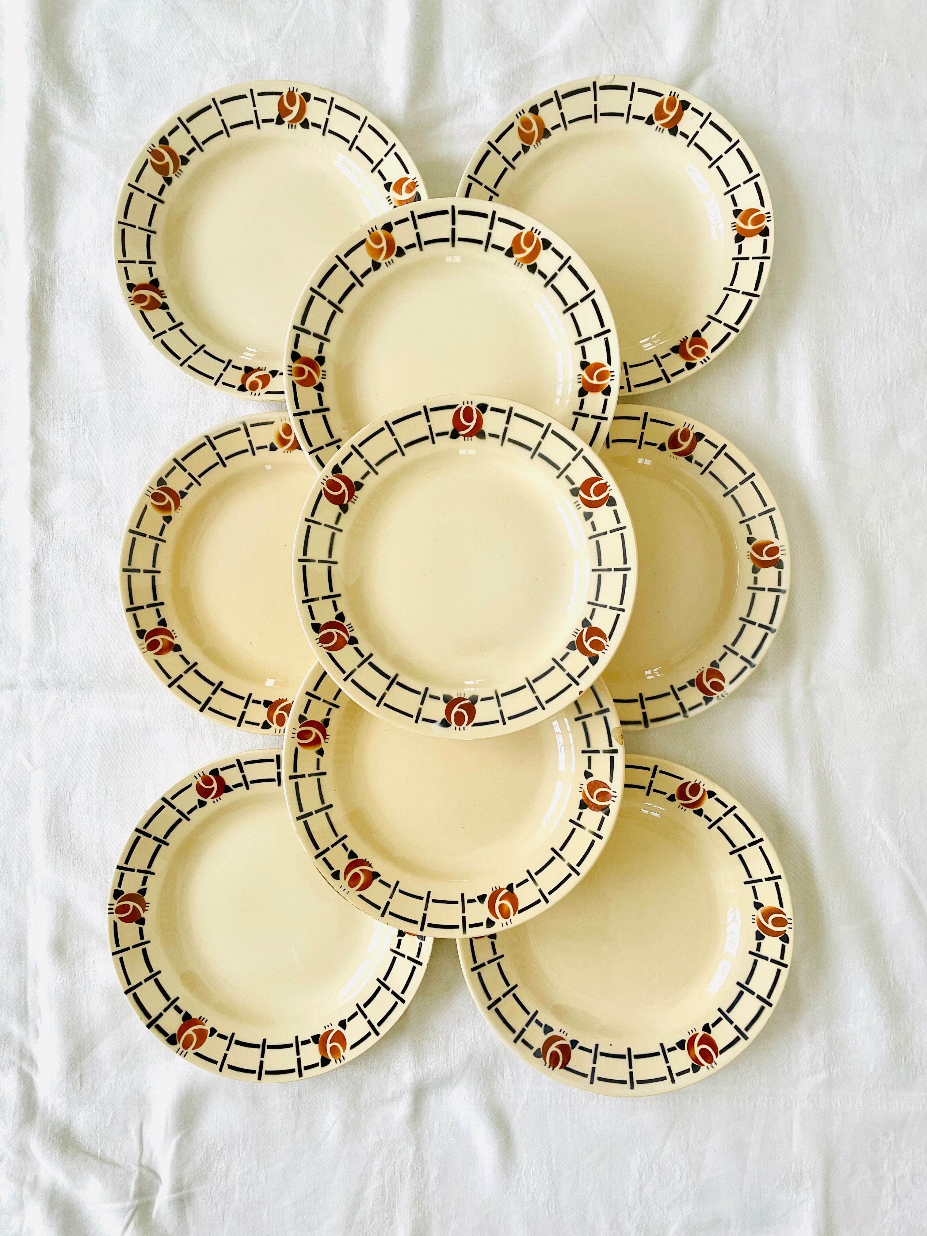 Lot de 9 assiettes plates anciennes Ste Amandinoise St Amand made in France