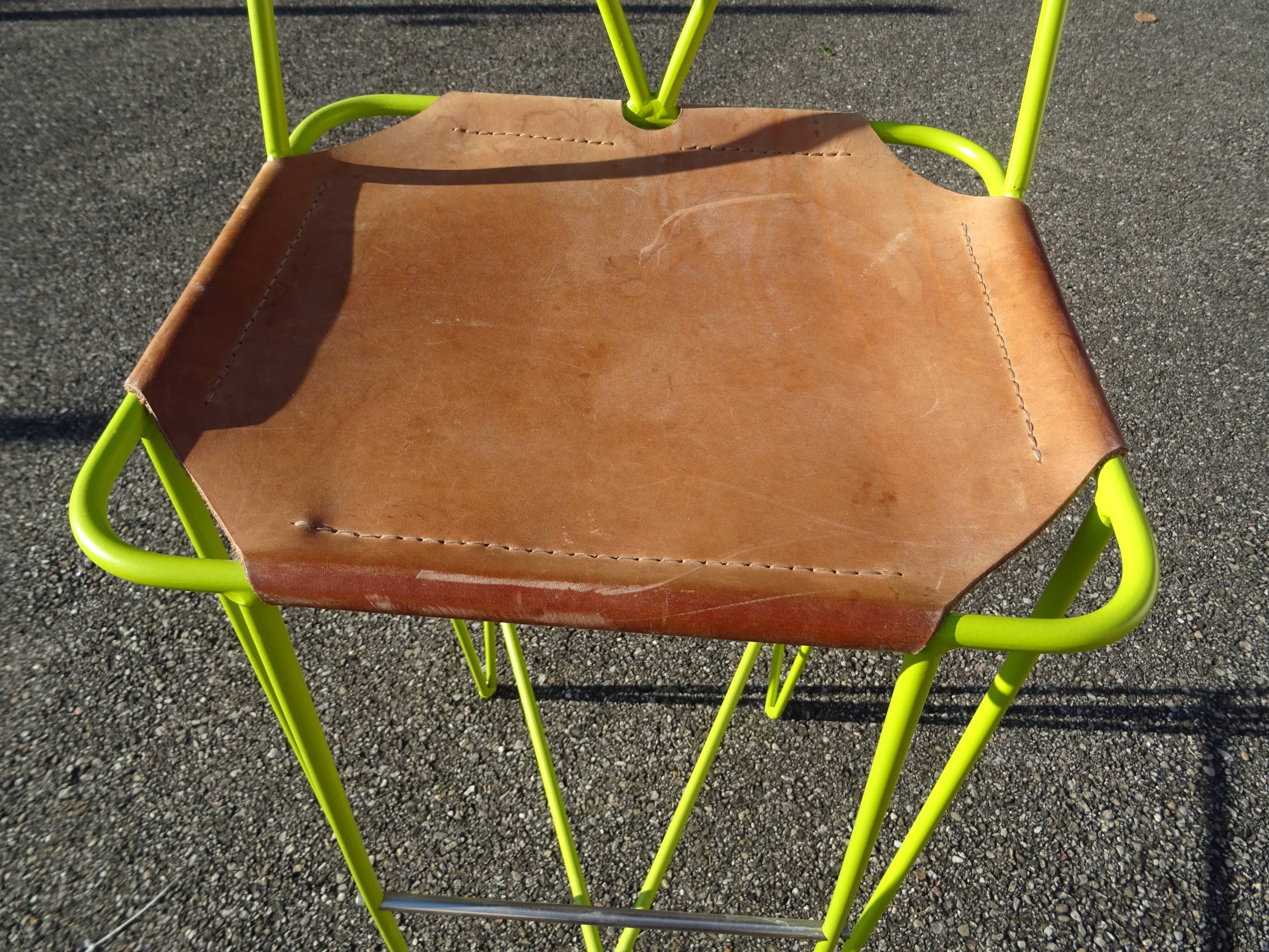 Paire de tabourets hauts tabourets de bar cuir et métal vert acidulé