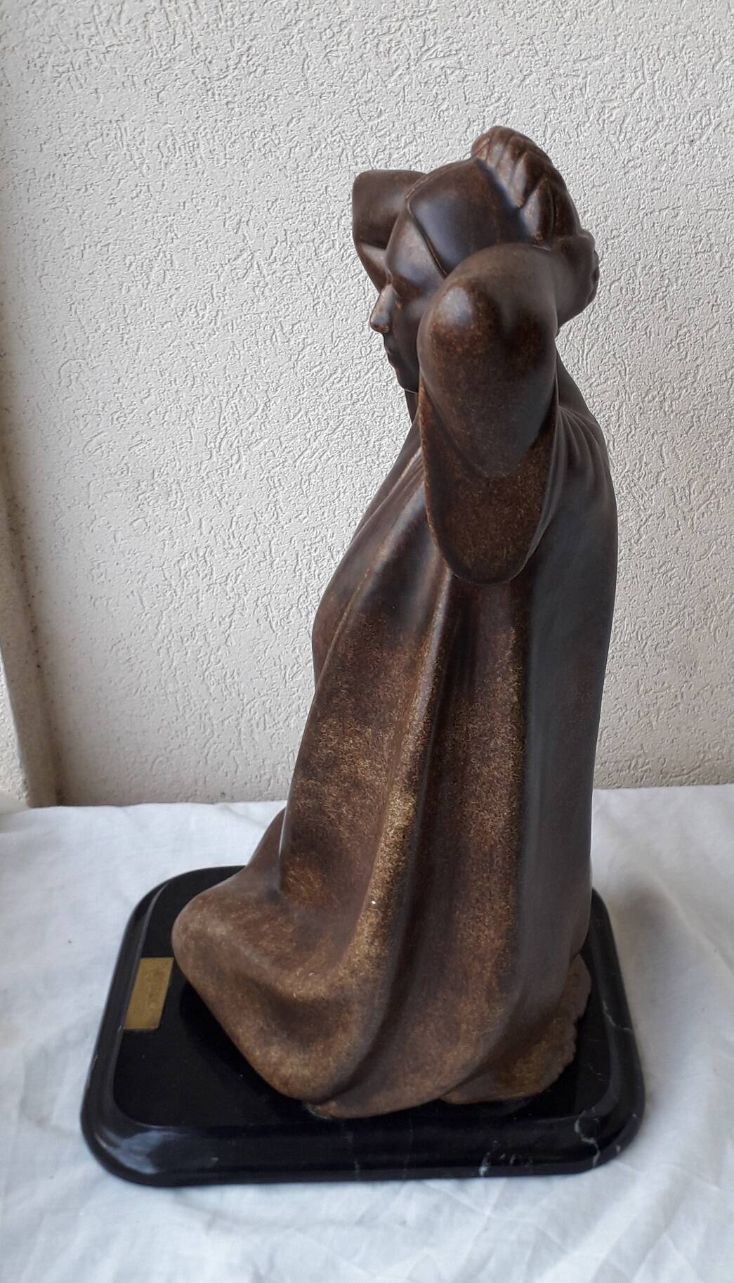 Sculpture woman "Espéranza" Jorge Celis