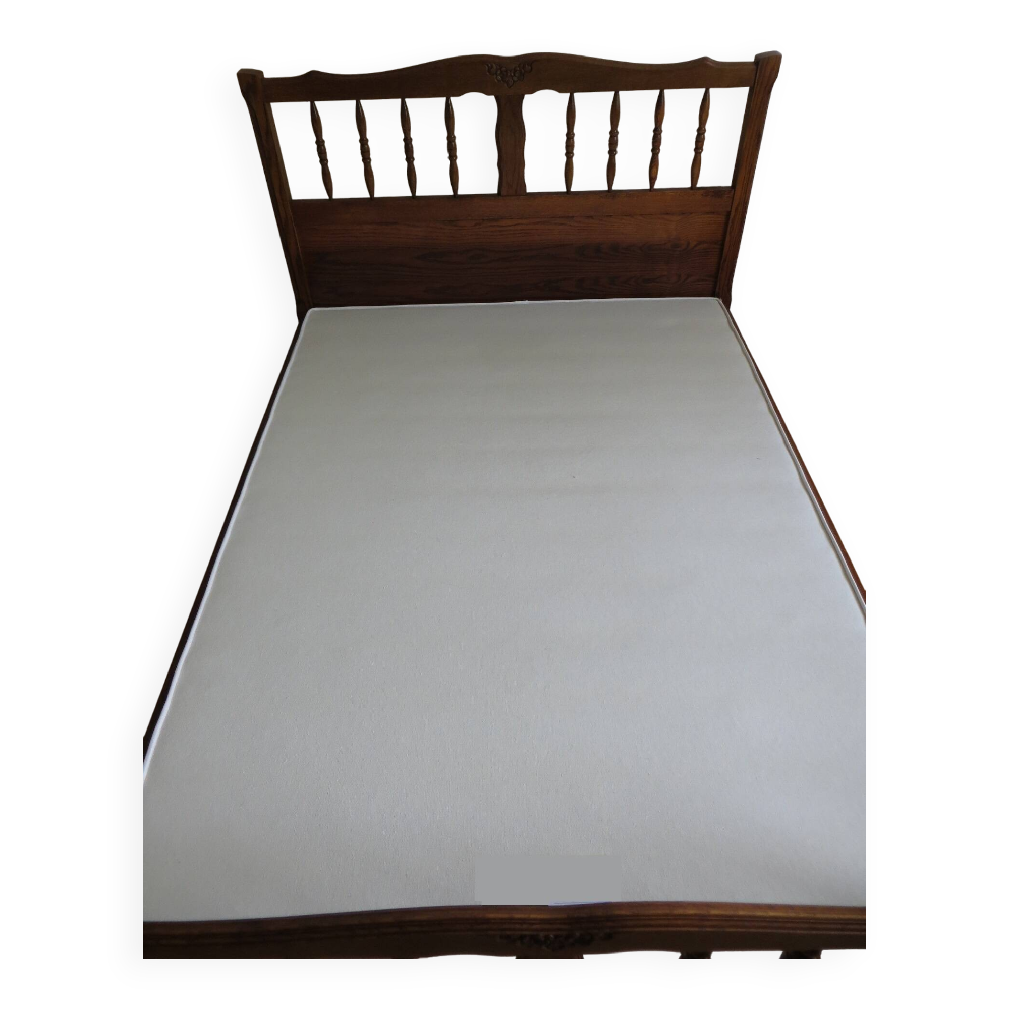 140 x 190 oak bed from the 70s