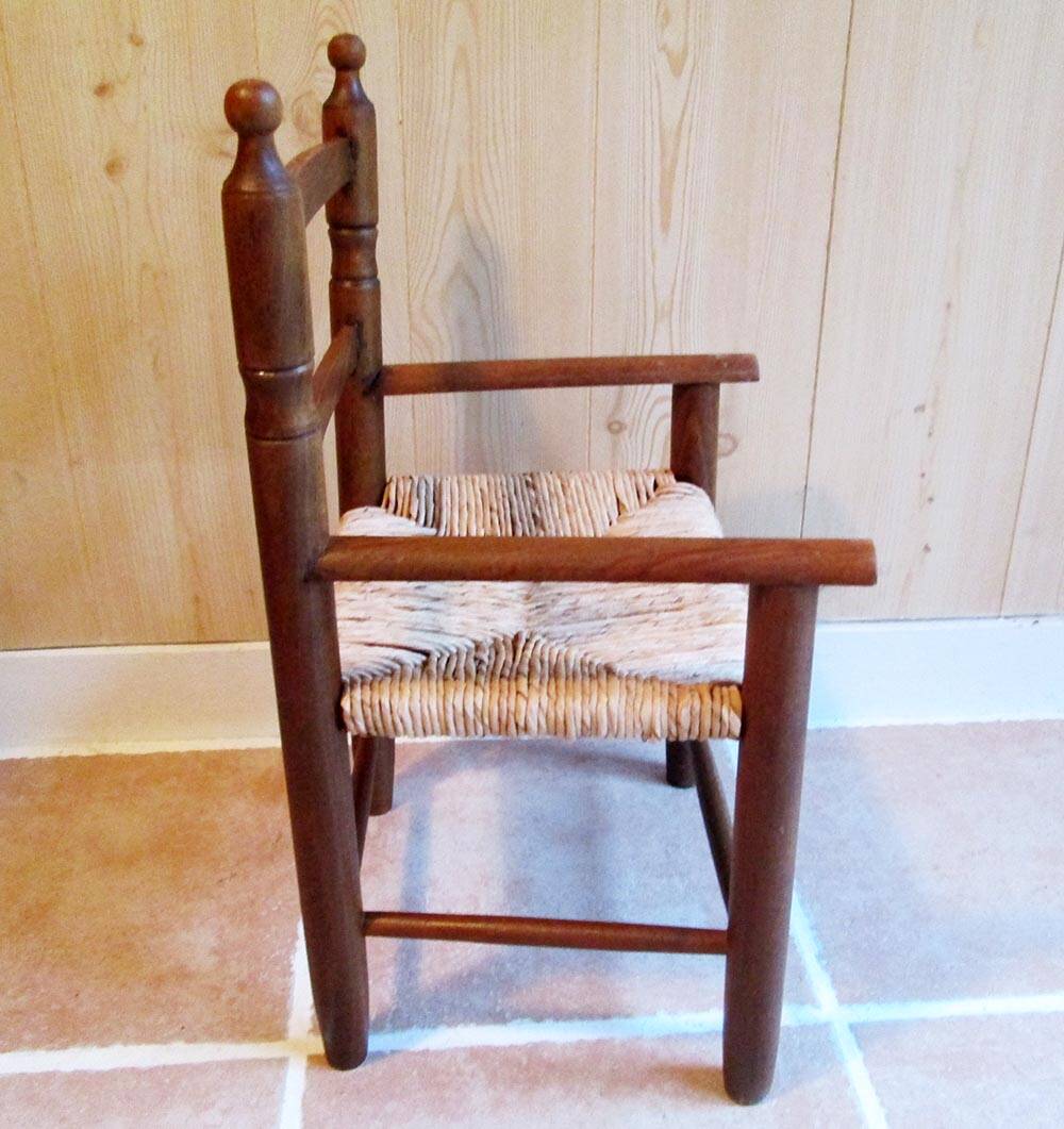 Children's armchair in wood and straw