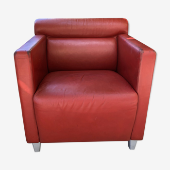 Fauteuil en cuir rouge