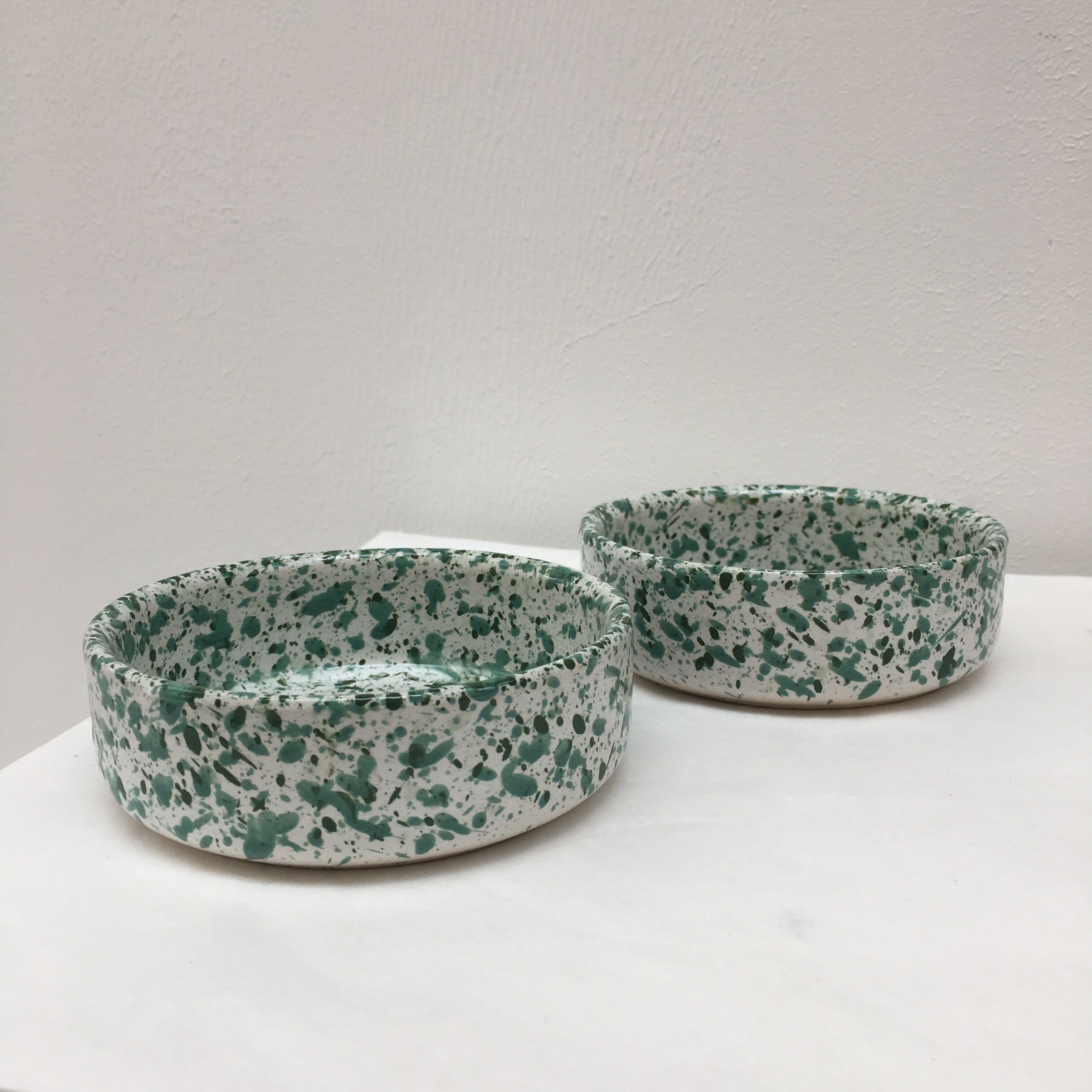 Set of two cups in speckled ceramic handmade