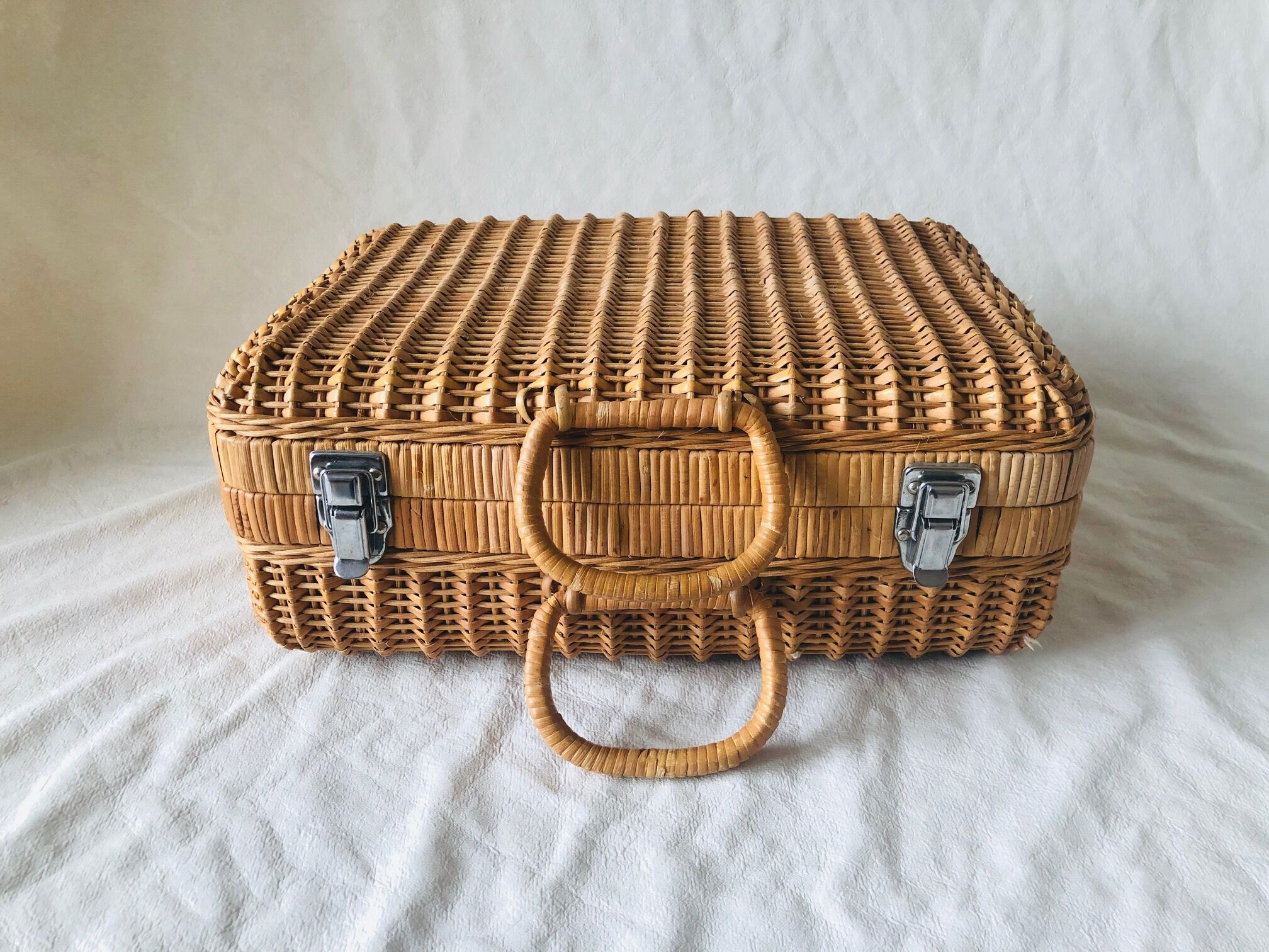 Wicker case, vintage