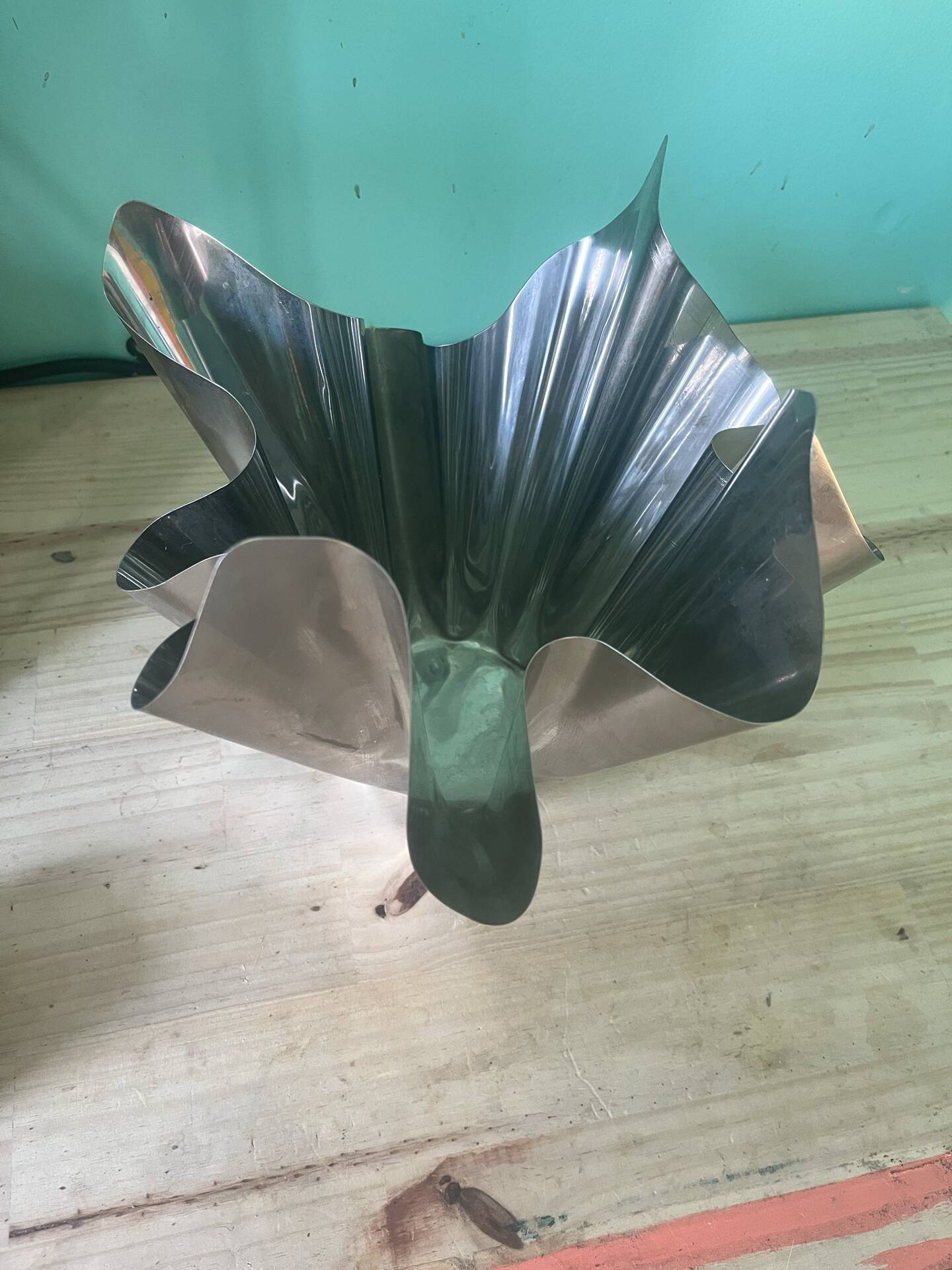 Dutch design tulip vase Martin Brühl The Edge
