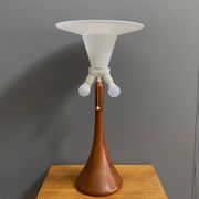Lampe de table en teck par Domus modèle 7442, années 1970