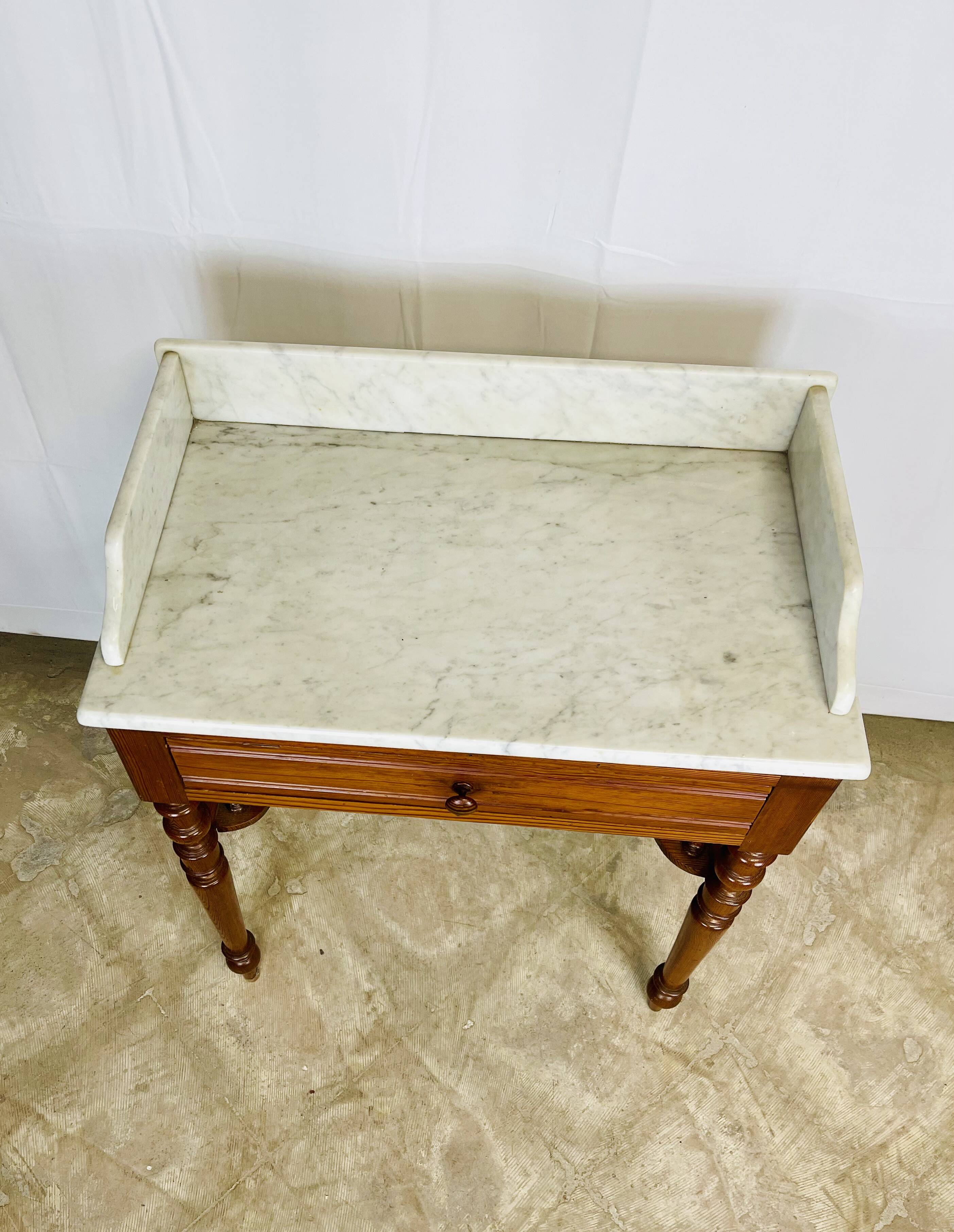 Table de toilette