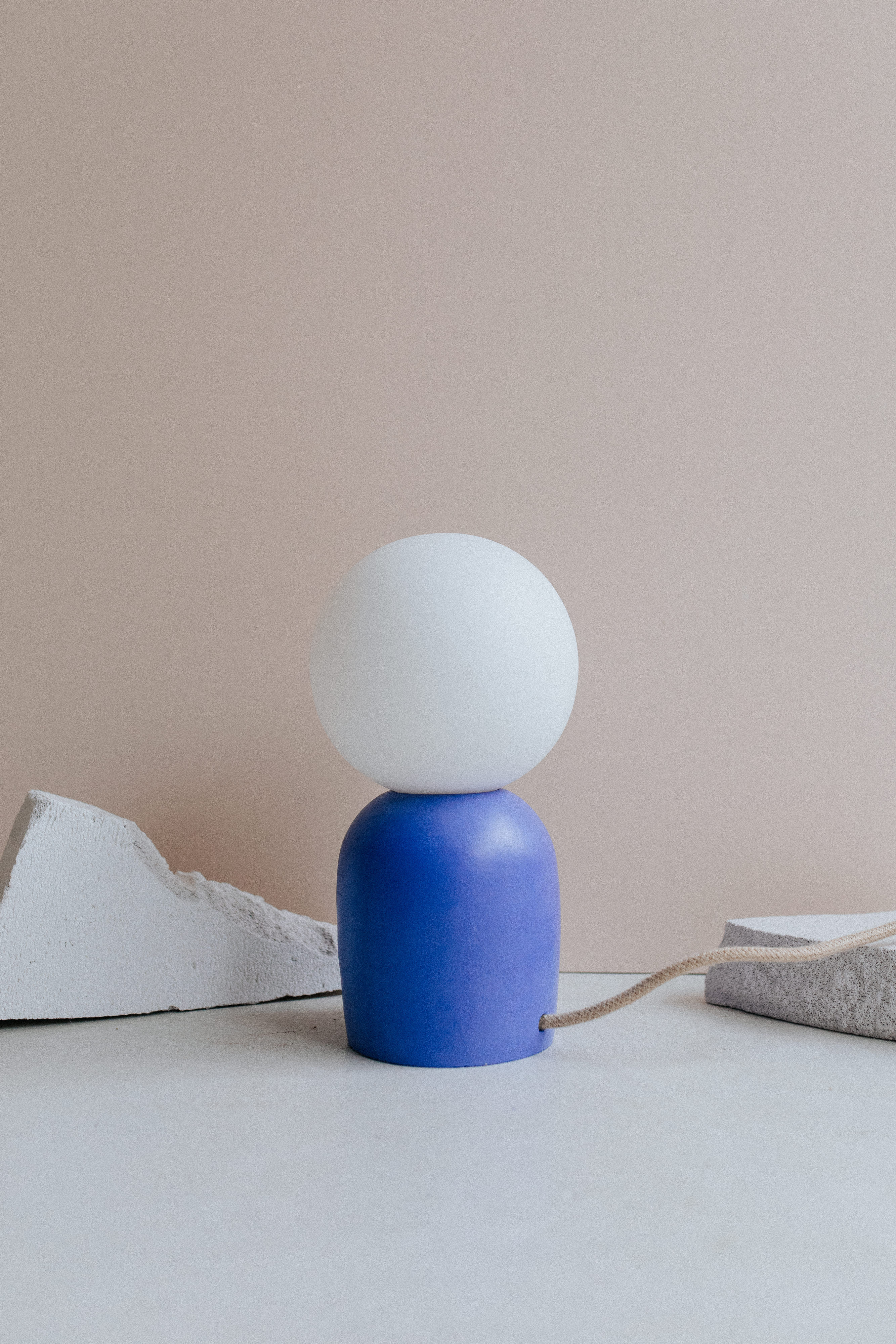 Table lamp Fat Dédée - blue - Zuri objects