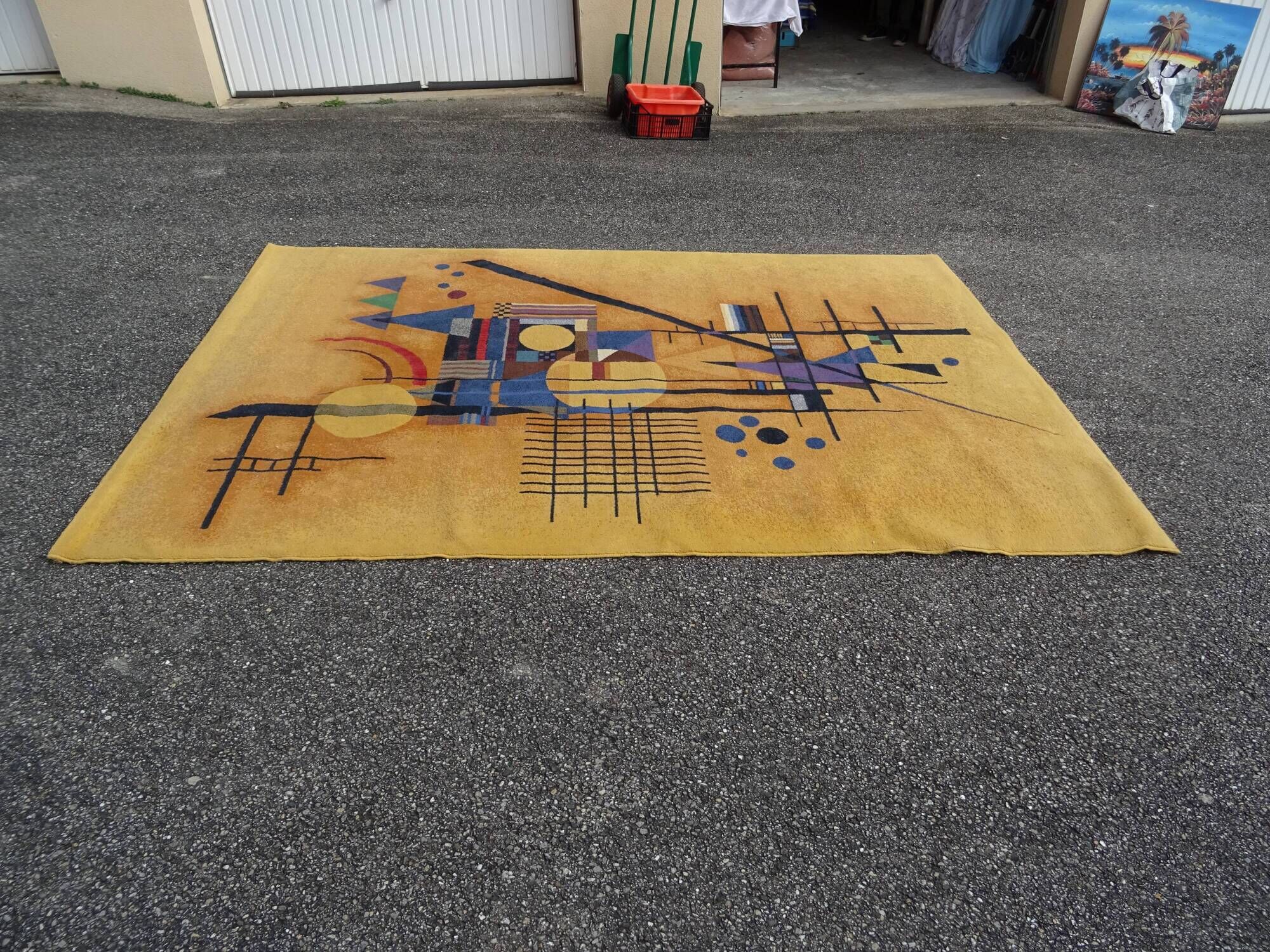 Large wool rug in Kandinsky design from the 80s.