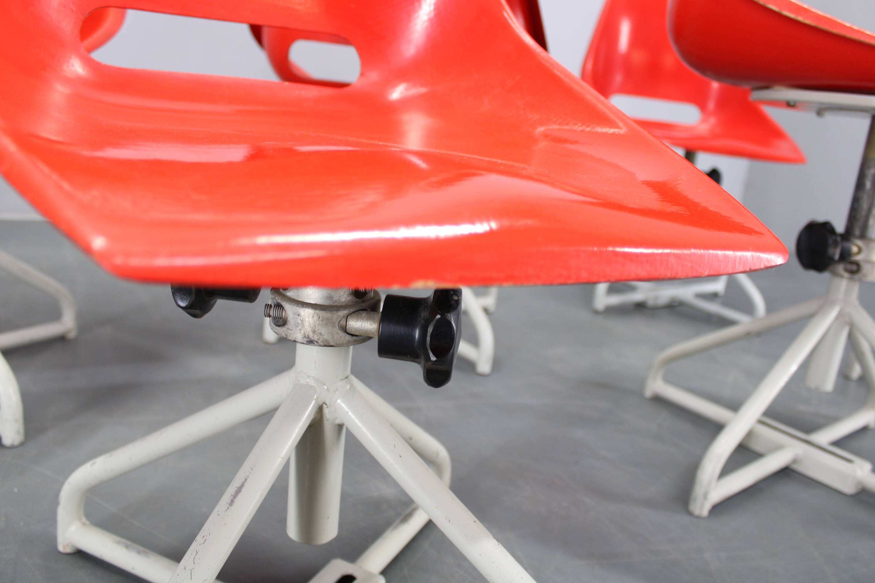 1960s Miroslav Navratil Set of Eight Fiberglass Chairs for Vertex, Czechosl