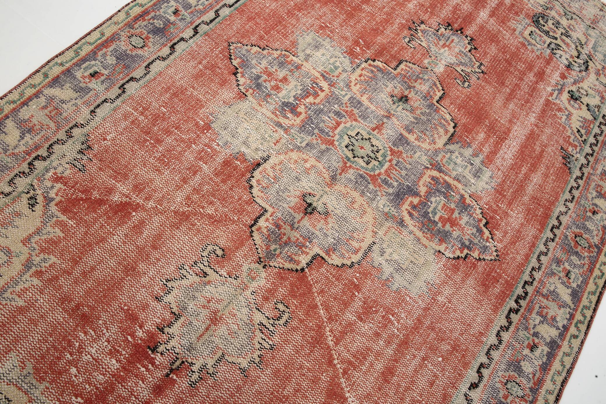 5x8 Red & Blue Classic Oriental Vintage Rug, 143x235Cm