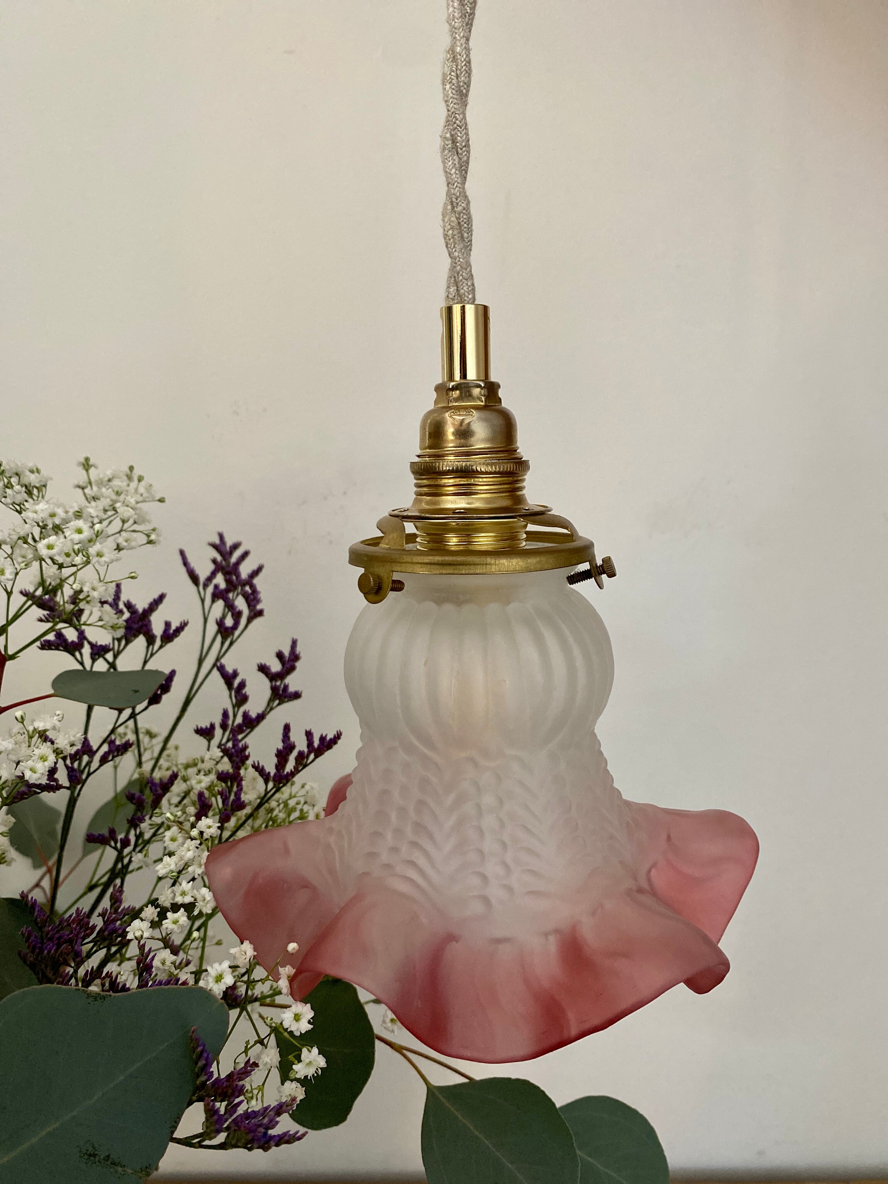 Vintage tulip ride in pink and white frosted glass