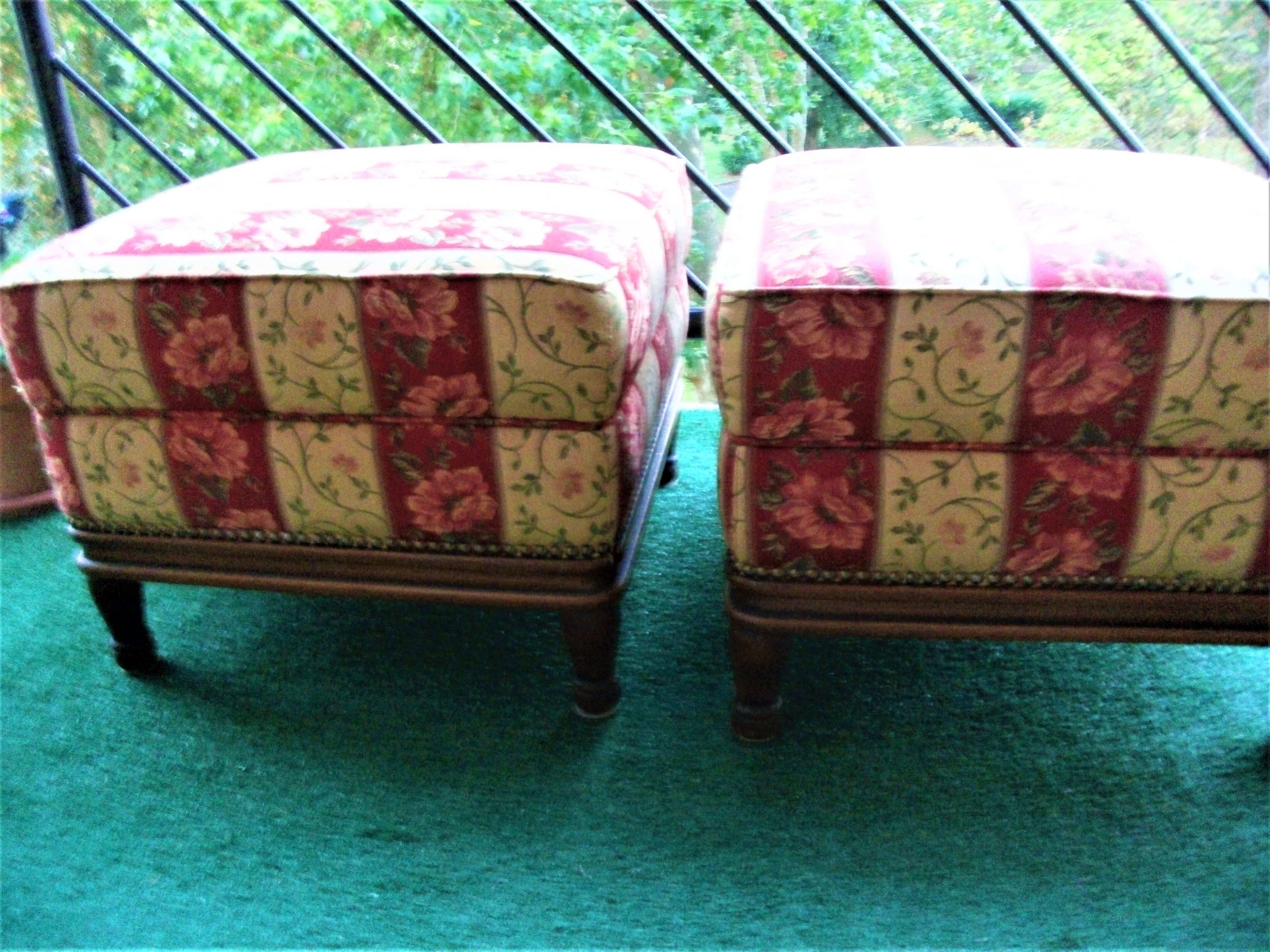 Lot 2 poufs Upholsterers in solid walnut