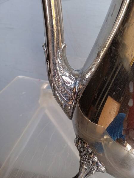 Coffee / teapot in silver metal St Louis XV