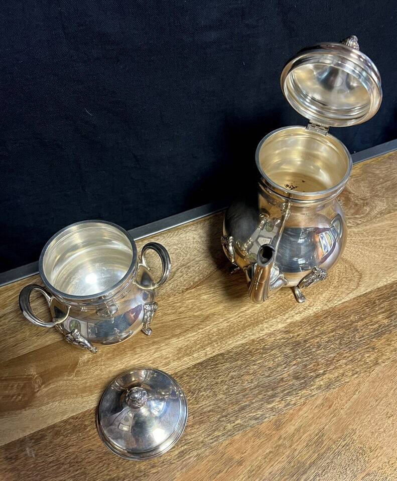 Tableware / Silver plated metal / Shaped pieces (Q): 2 pieces