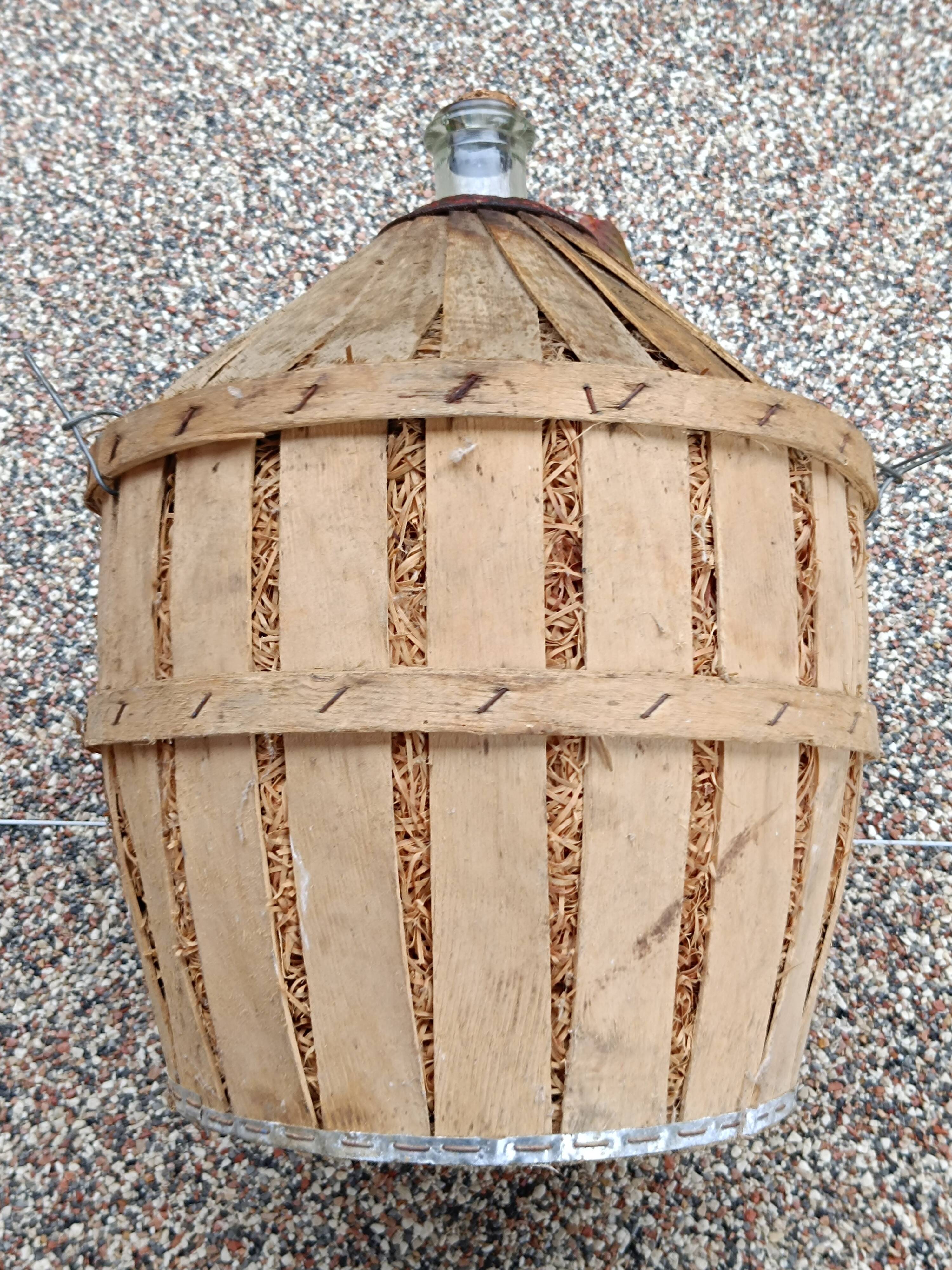 Dame-jeanne dans son emballage