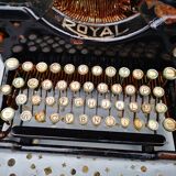 Royal typewriter 1900