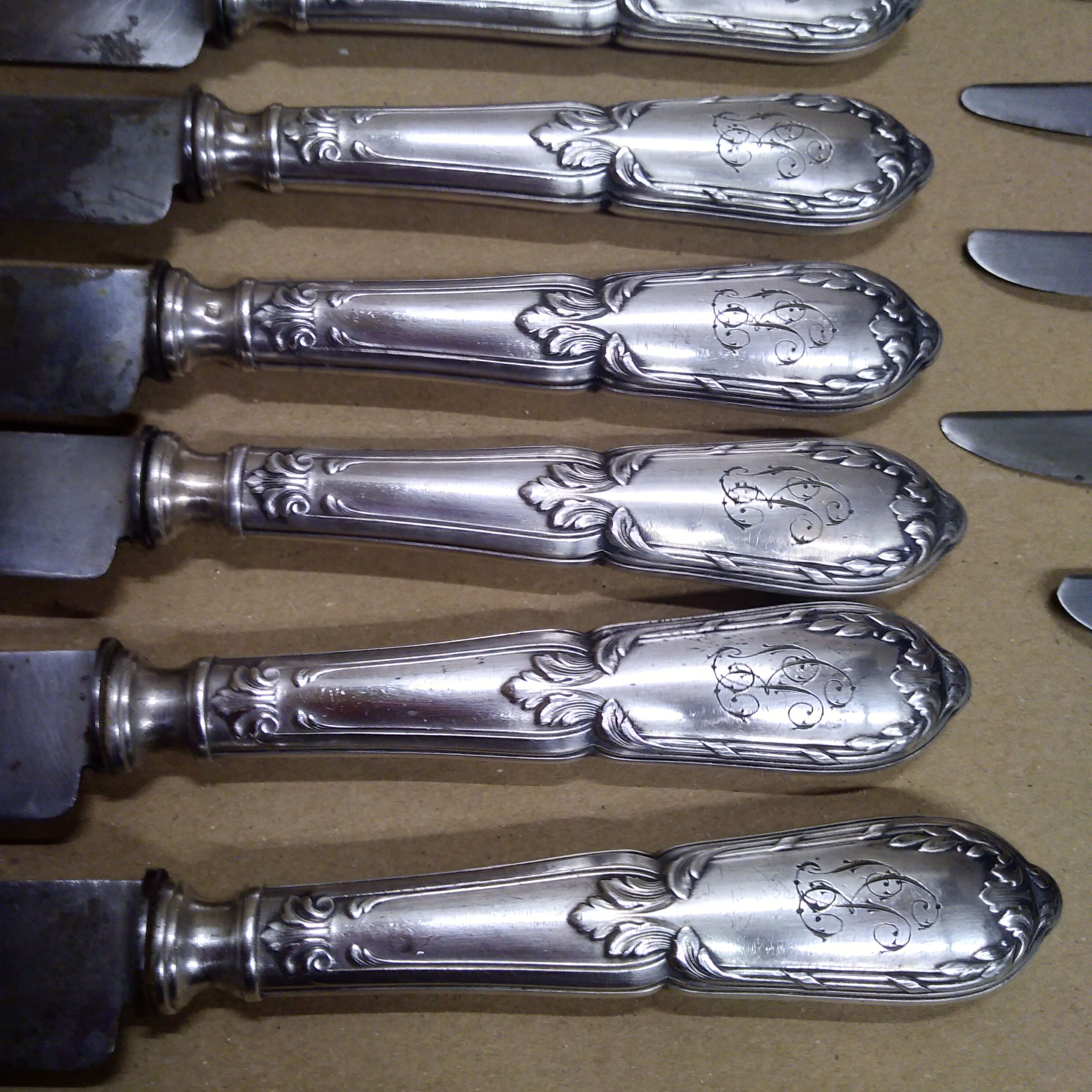 Table knife service and dessert knives