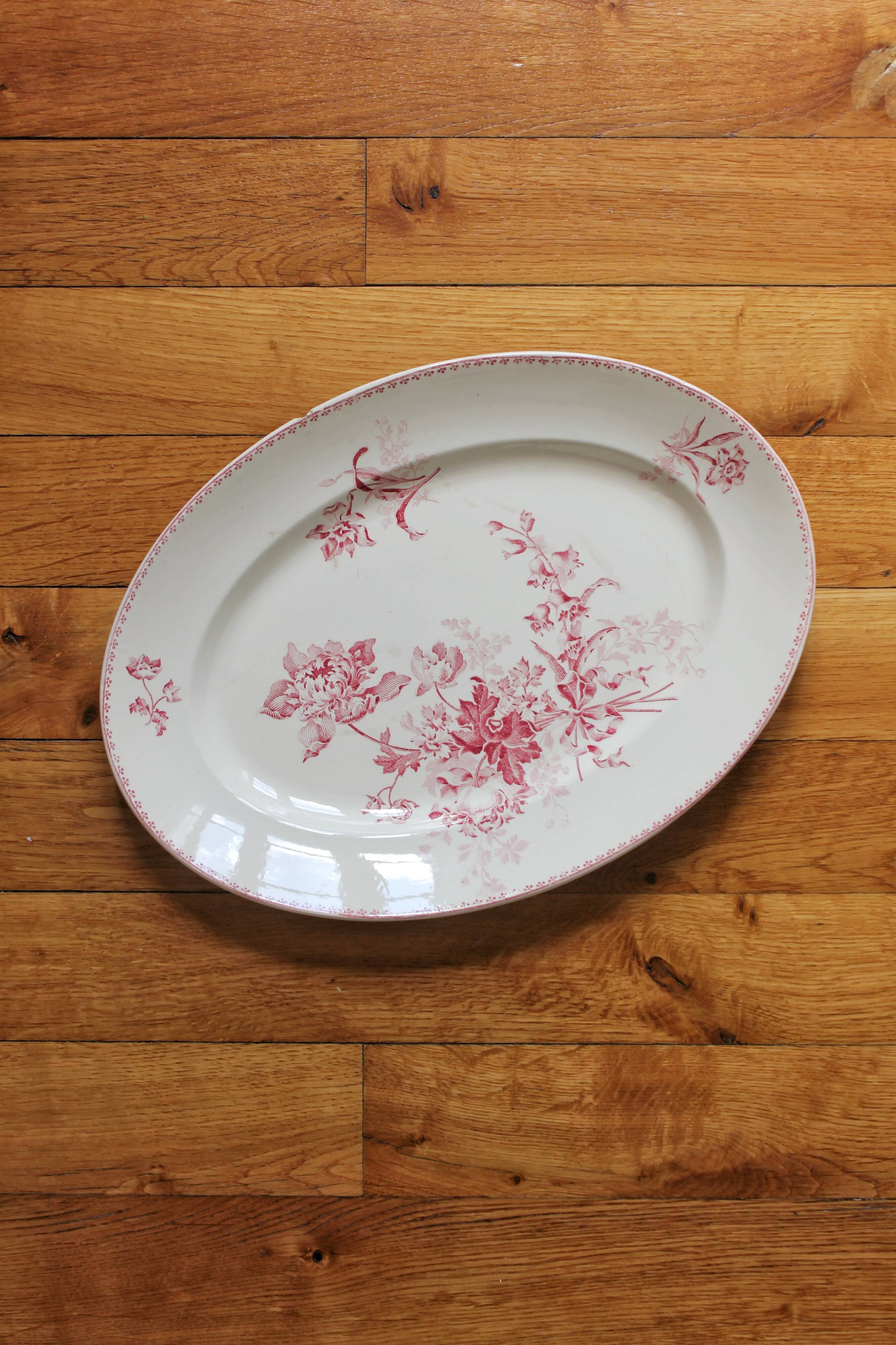 Oval flat in iron earth model "Fontanges" U&C Sarreguemines