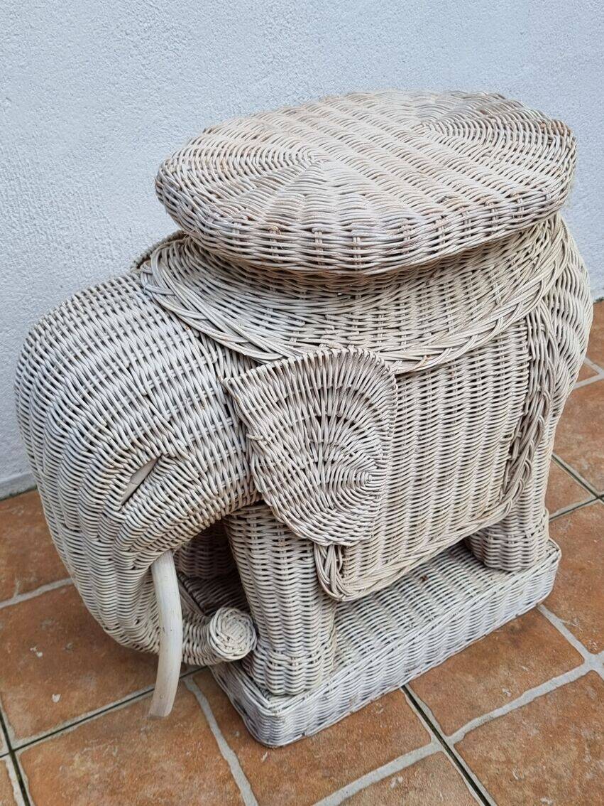 Table d'appoint, éléphant en rotin vintage, années 70