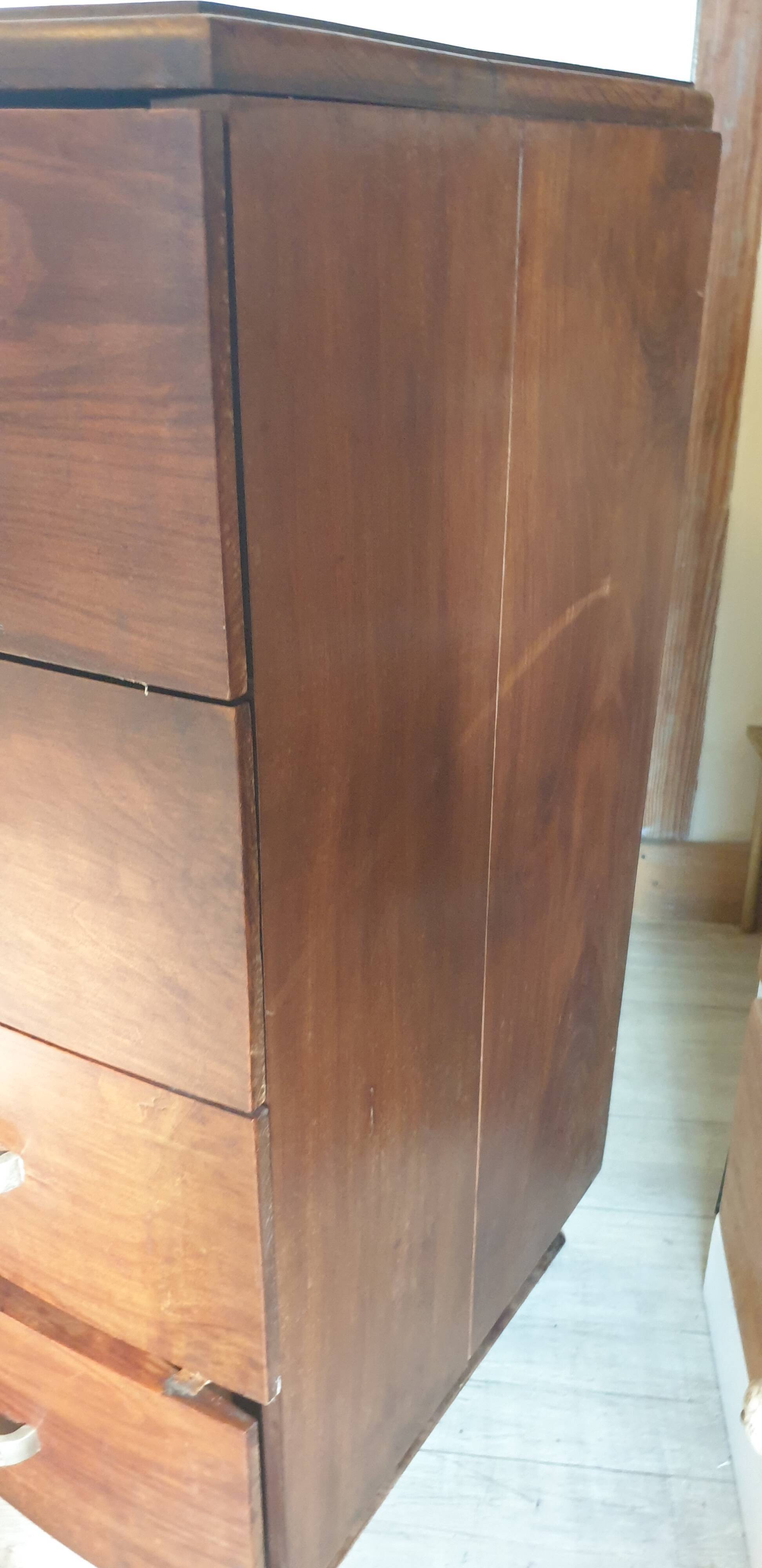 Walnut chest of drawers