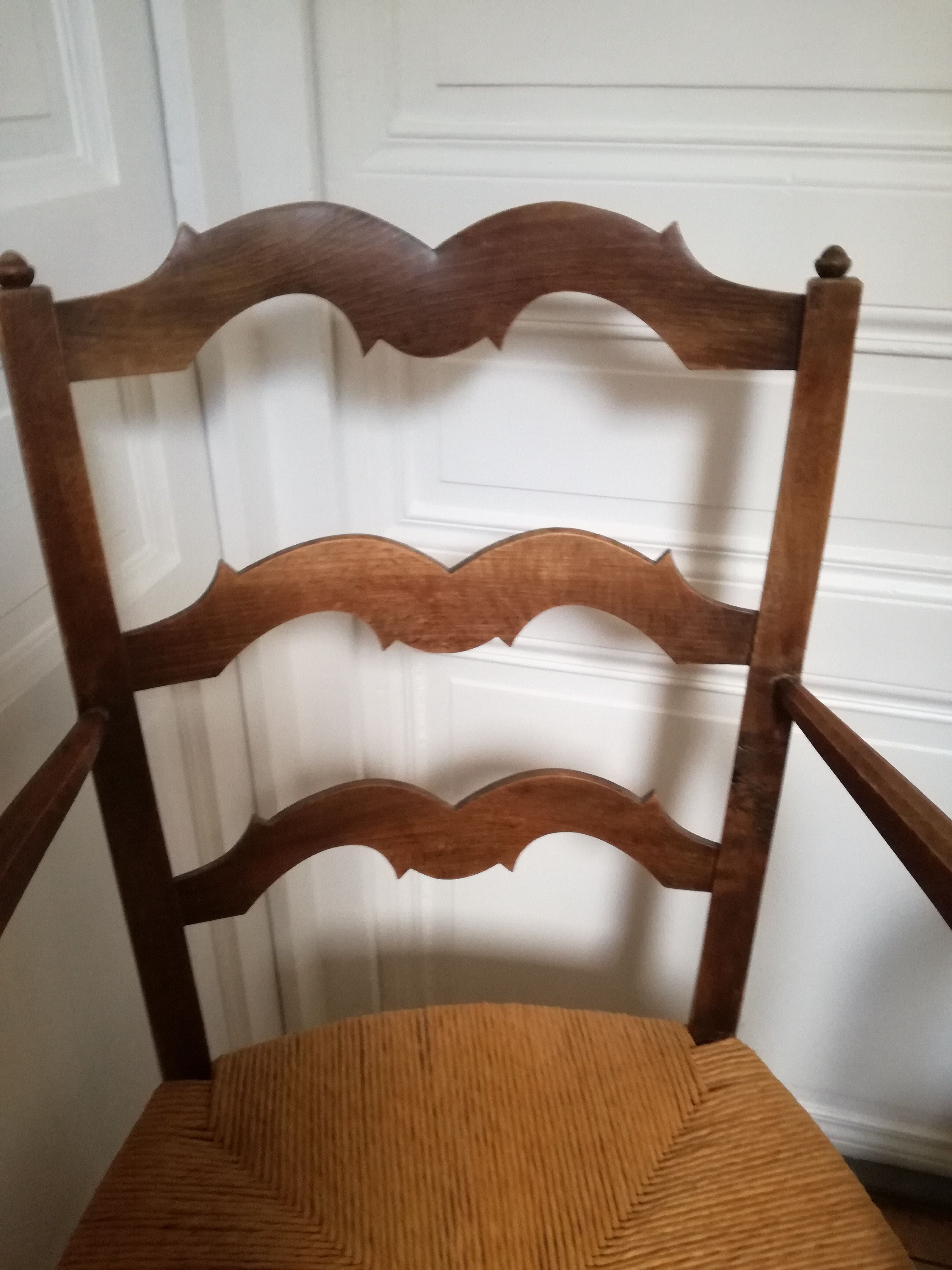 Paire de fauteuils paillés provençaux