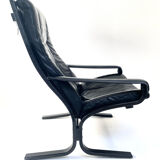 Fauteuil cuir modèle "Siesta" par Ingmar Relling