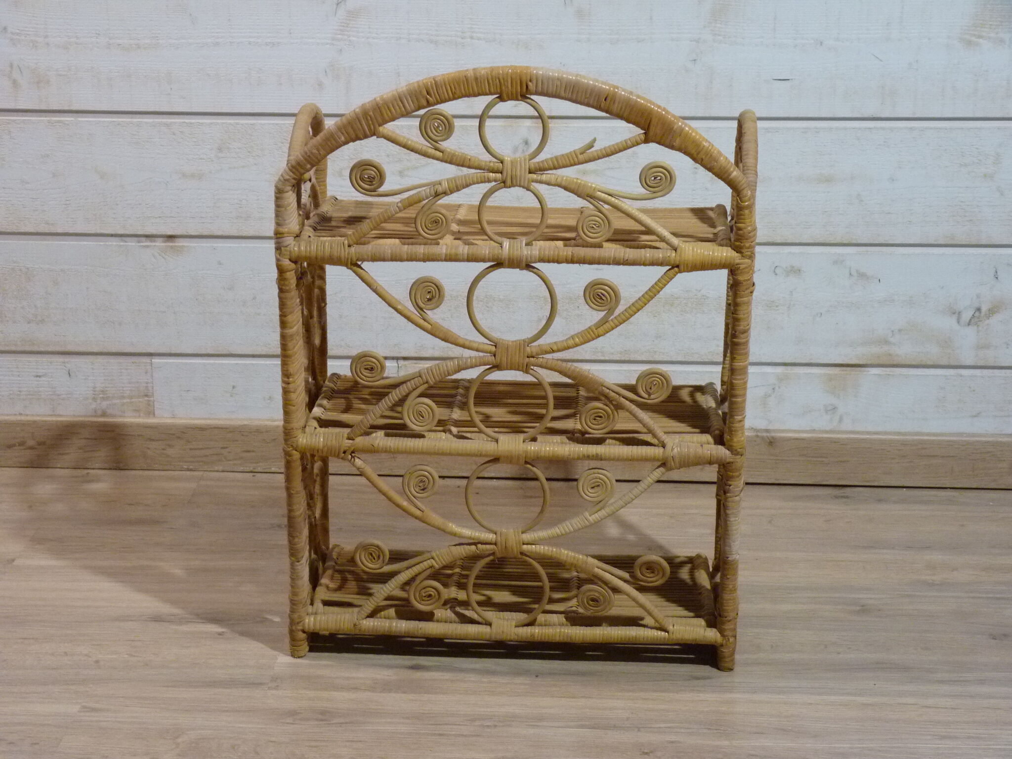 Folding shelves Peacock