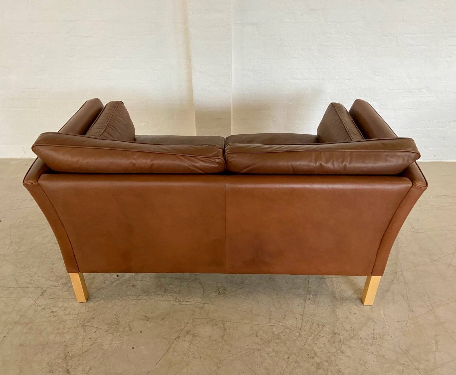 Canapé 2 places Stouby vintage danois du milieu du siècle en cuir cognac foncé