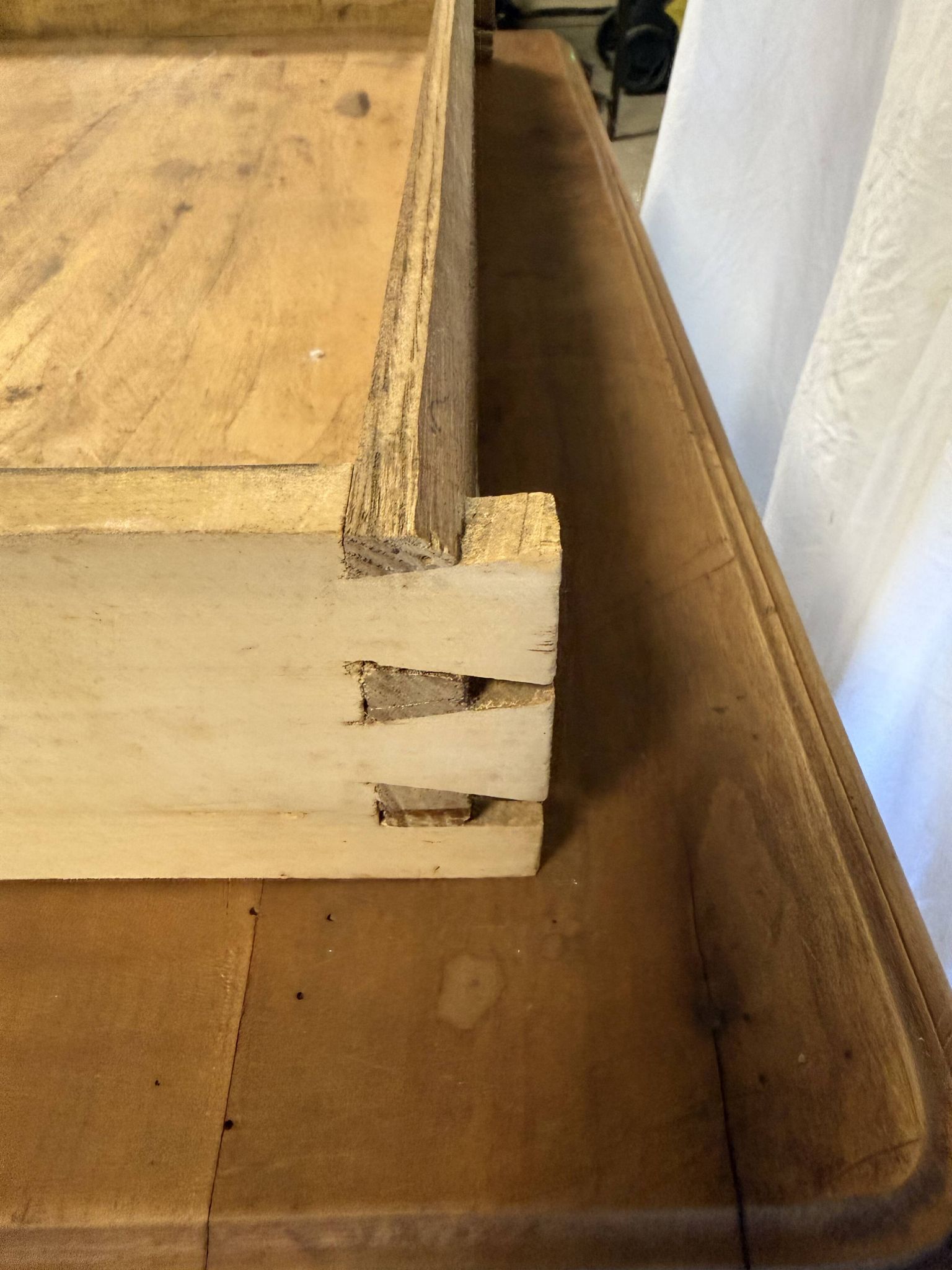 Table bureau