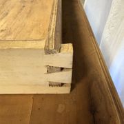 Table bureau