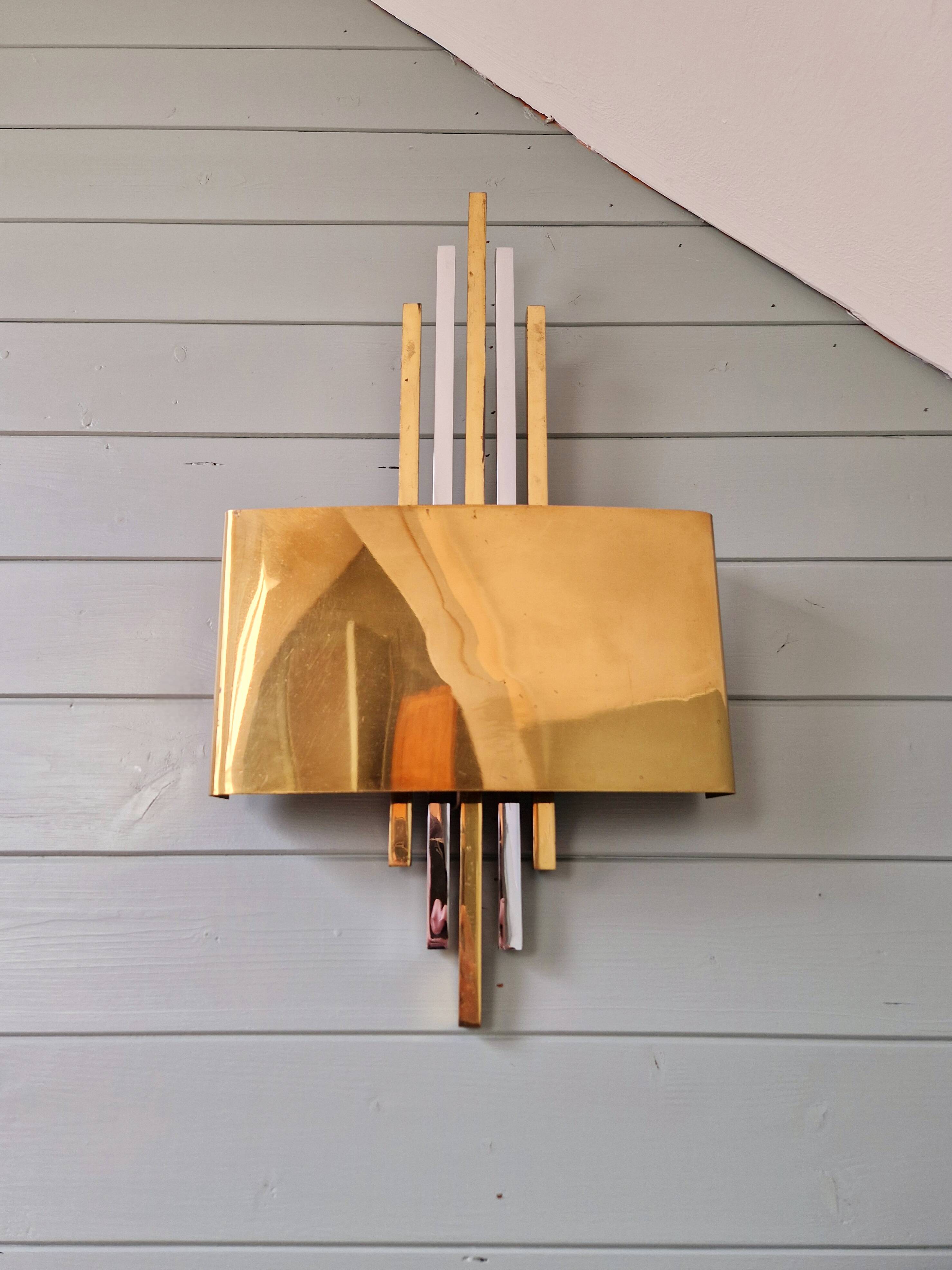Large brass wall sconce, Hollywood Regency style, 1970s