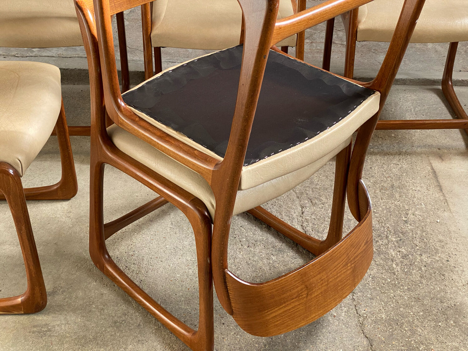 6 Baumann chairs foot sled