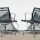 Paire de chaises Ch. Eames Alu Group résille Vitra Vintage