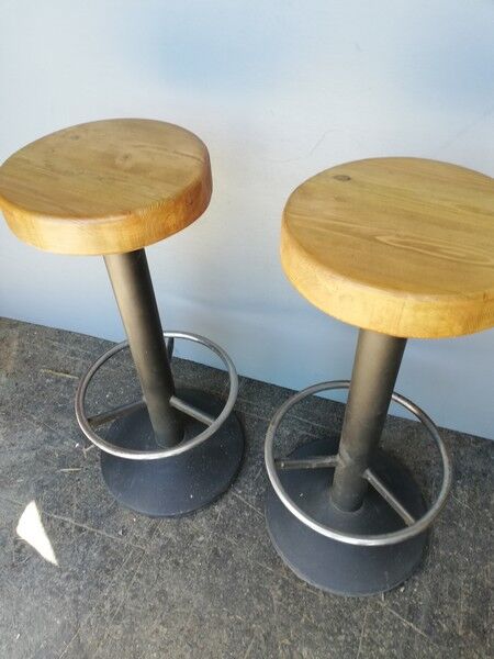 Pair 2 bar stool metal and wood