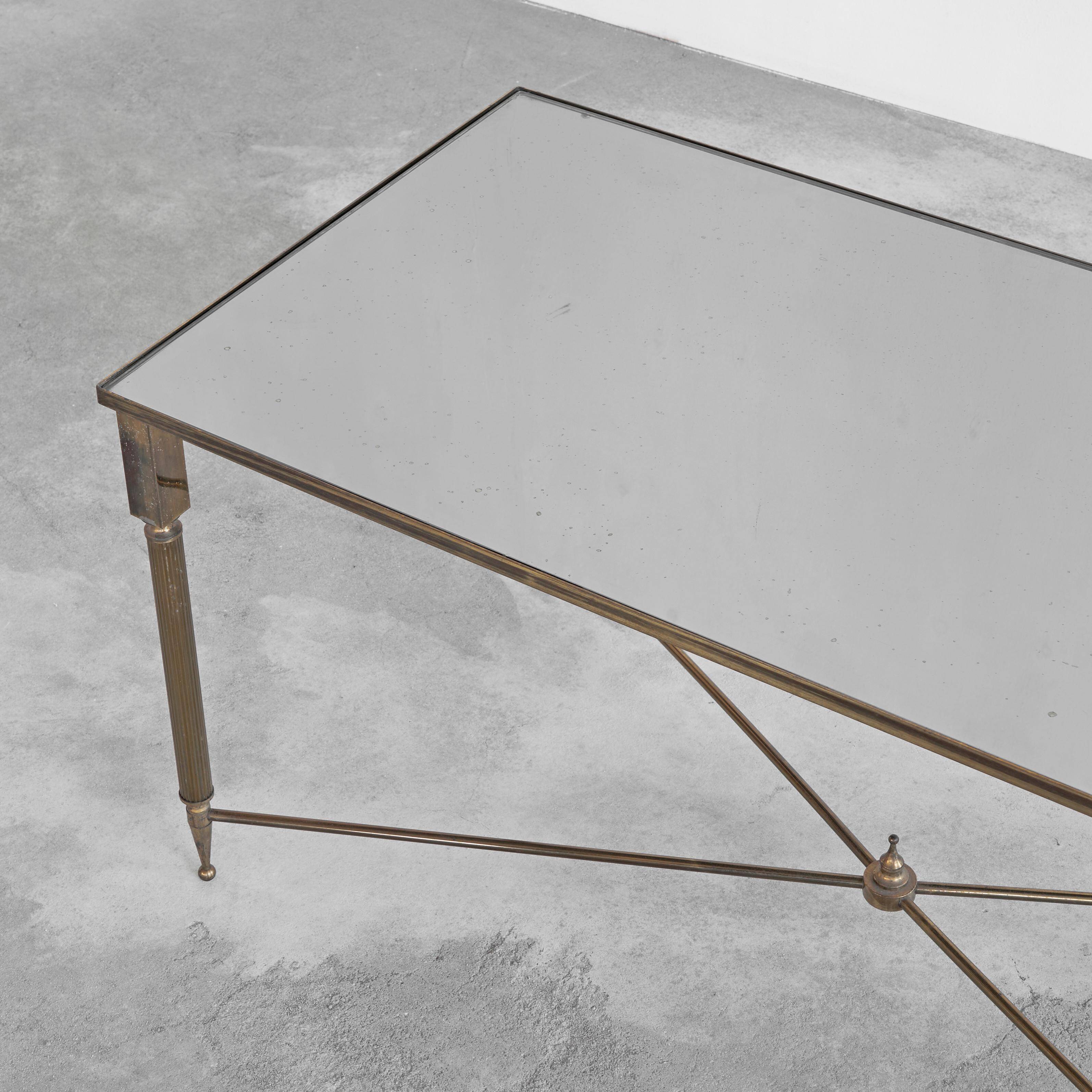 Table basse en laiton patiné et verre Maison Charles années 1960