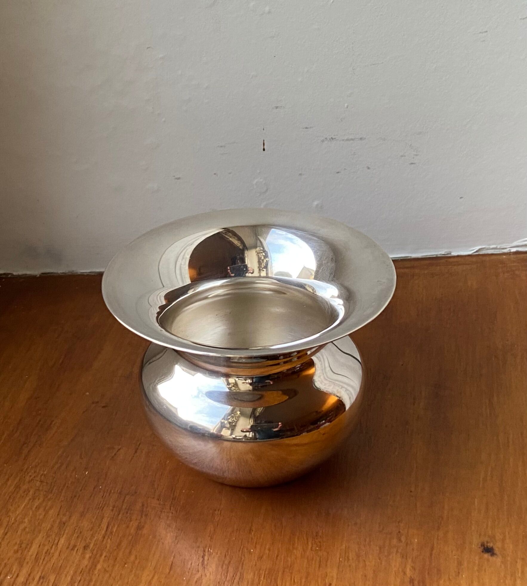 Cigar ashtray silver metal