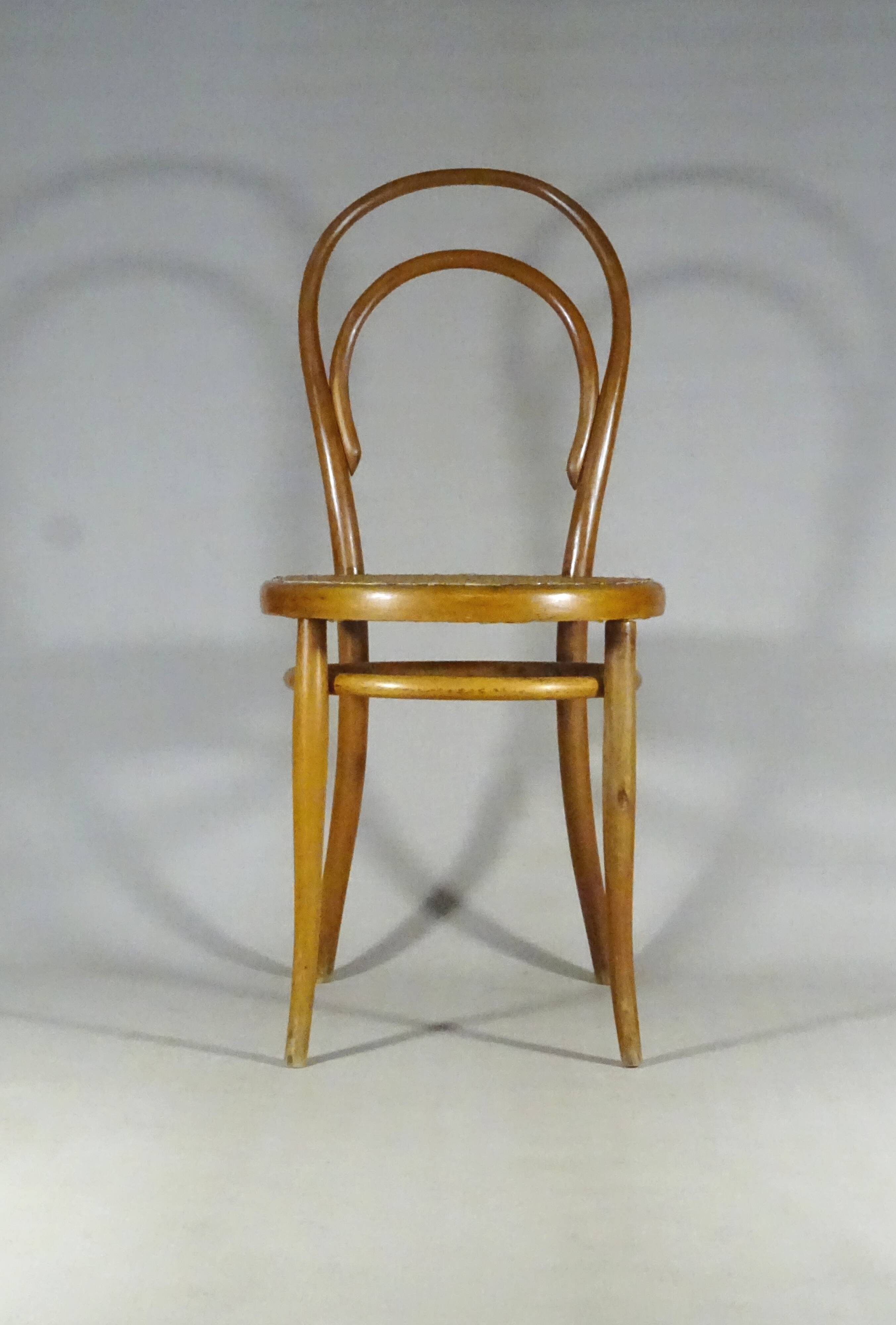 Chair No. 14, circa 1870 primary form - Thonet 1B -